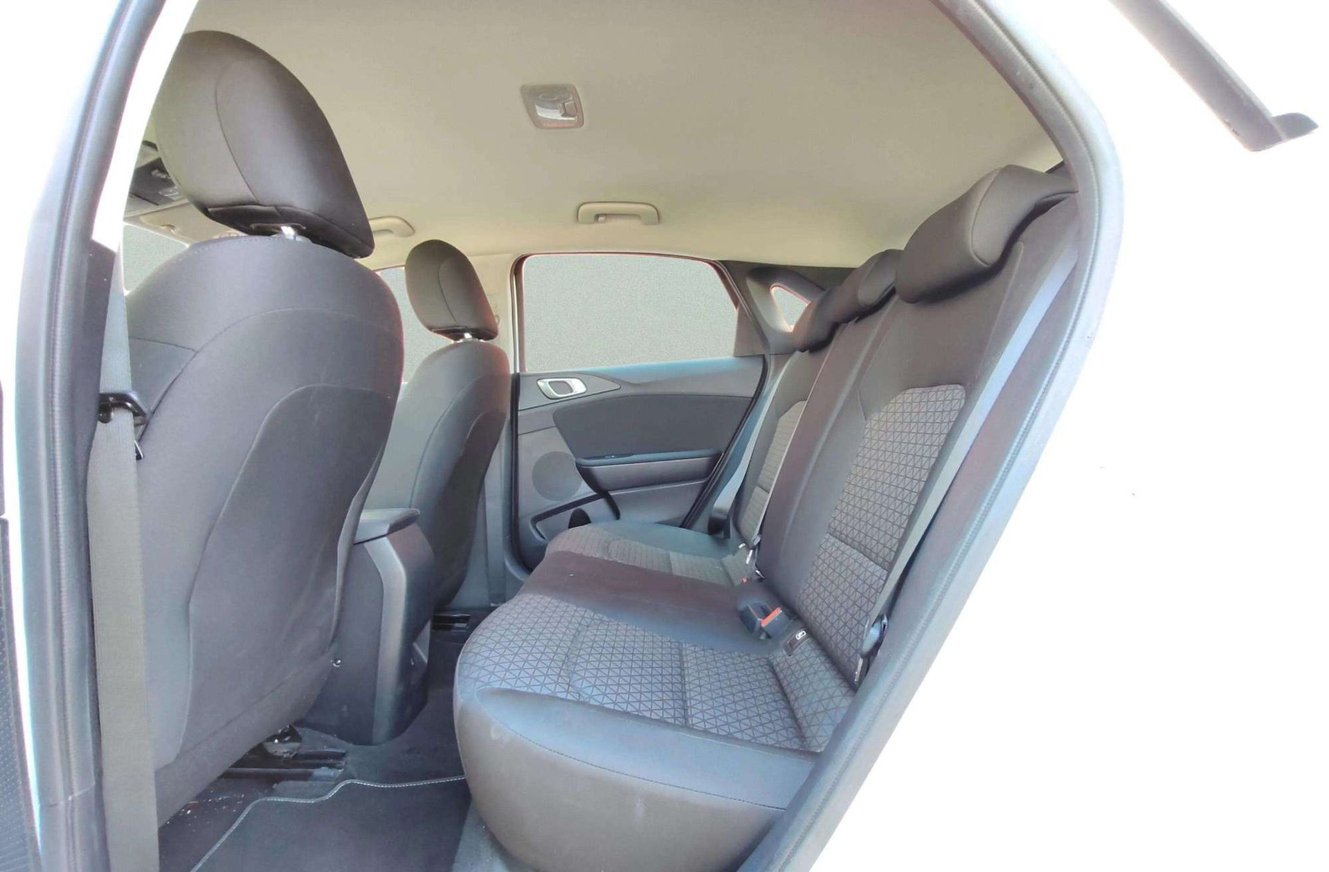 Kia Ceed 1.0 T-GDi Concept - foto 12