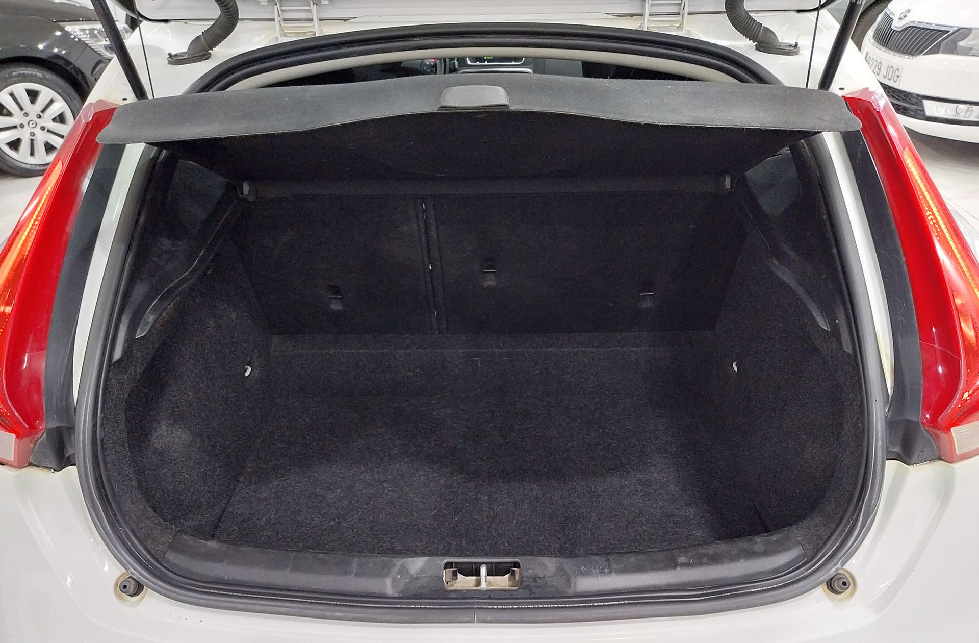 Volvo V40 D2 Kinetic - foto 13