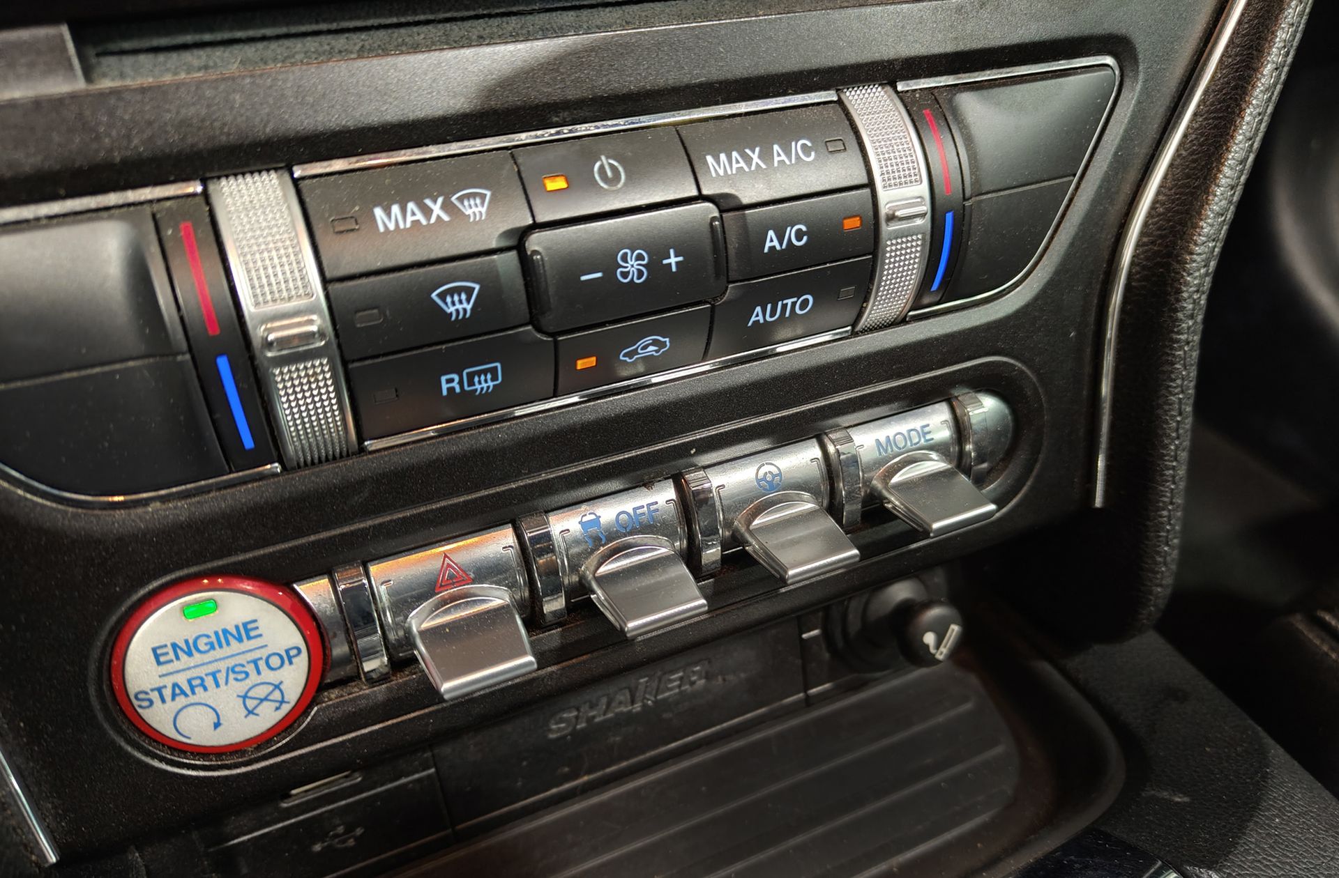 Ford Mustang 2.3 EcoBoost Convertible - foto 31