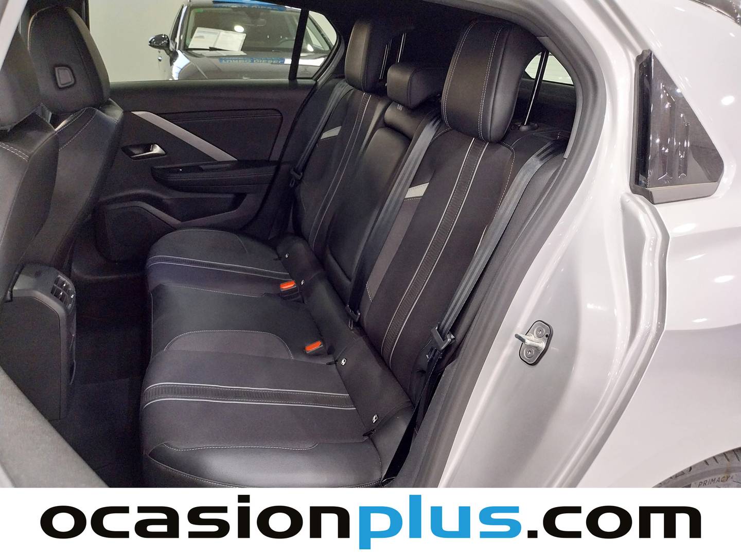 Foto asientos traseros Opel Astra Opel Astra 1.2 Turbo XHT GS (130 CV)