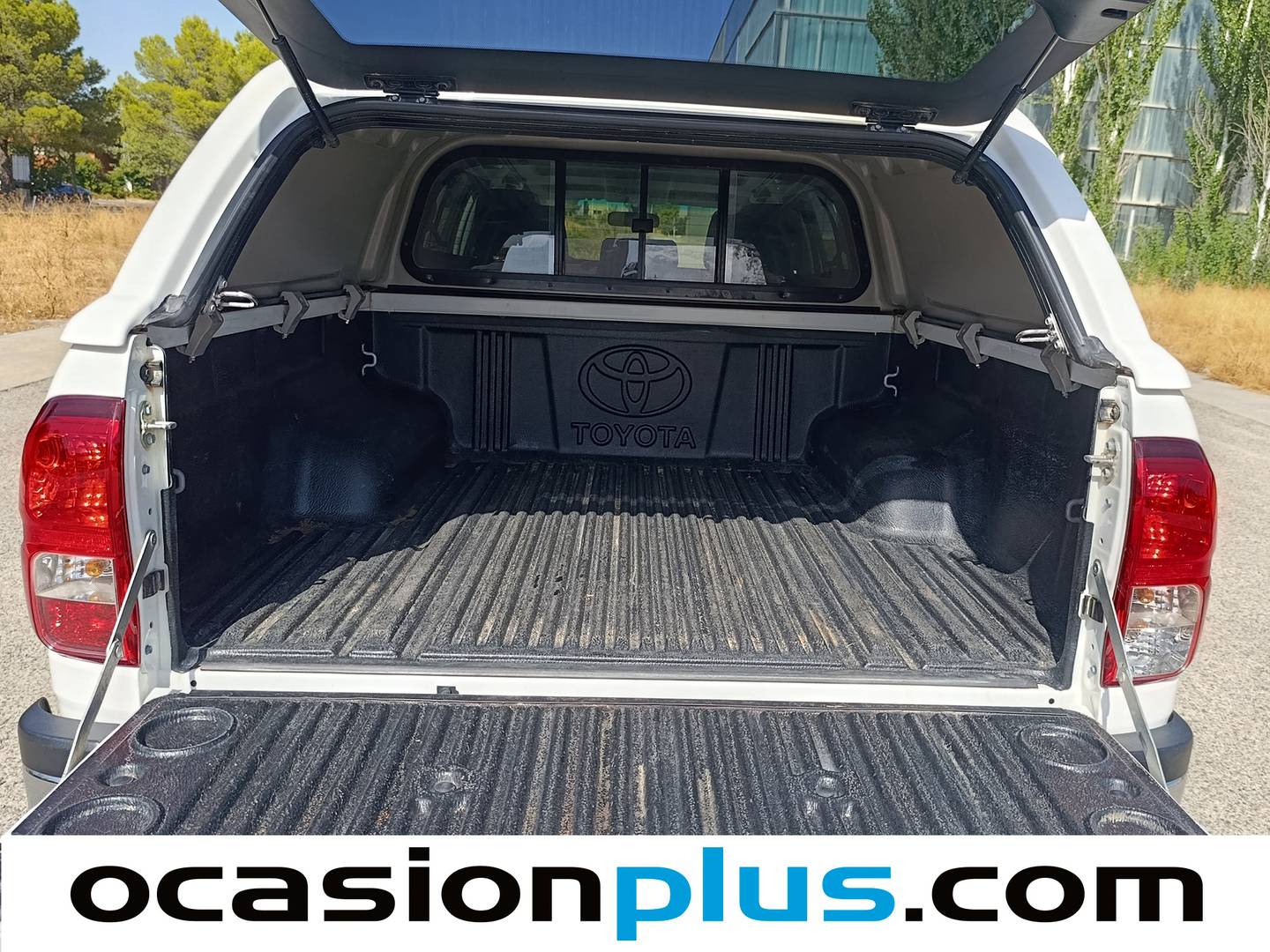Fotos maletero Toyota Hilux Toyota Hilux 2.4 D-4D Doble Cabina GX (150 CV)