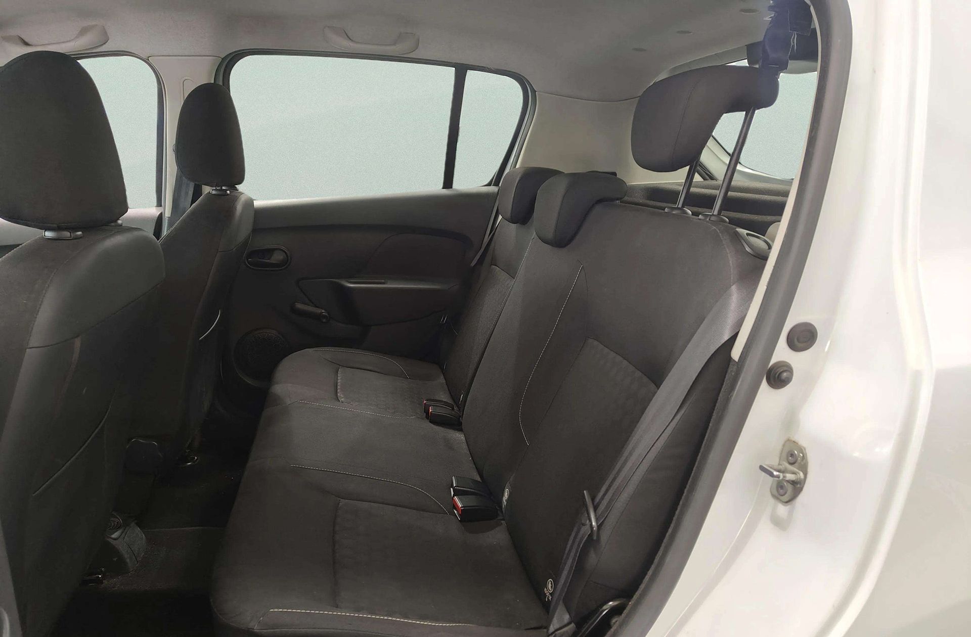 Dacia Sandero Laureate dCi - foto 8