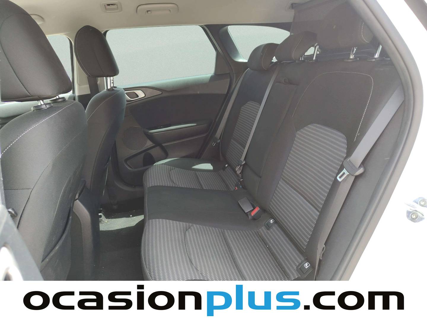 Foto asientos traseros KIA Ceed Tourer KIA Ceed Tourer 1.6 MHEV iMT Drive (136 CV)