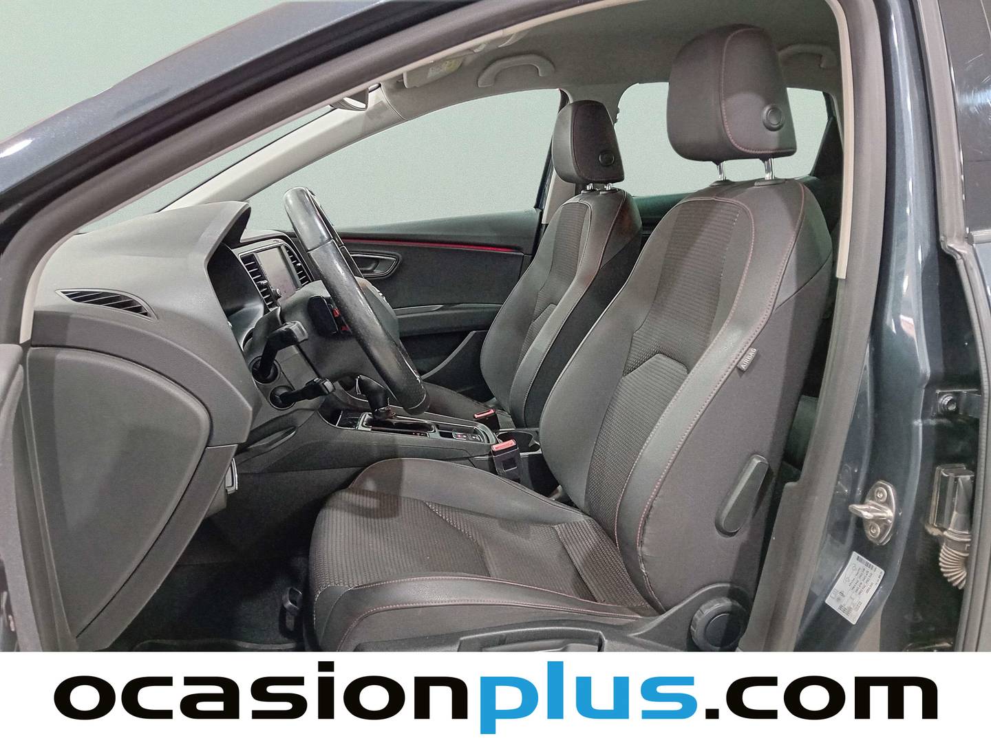 Foto asientos delanteros Seat León Seat León 2.0 TSI S&S FR DSG (190 CV)