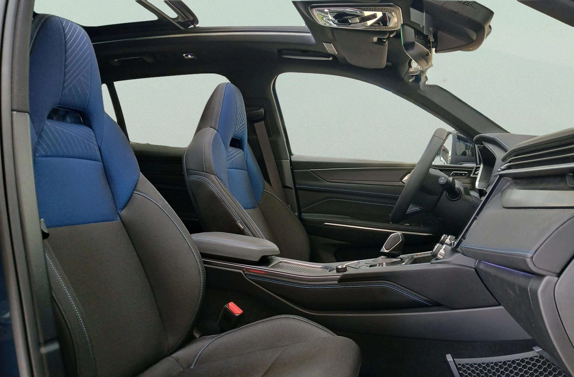 Lynk & Co 01 1.5 PHEV - foto 24