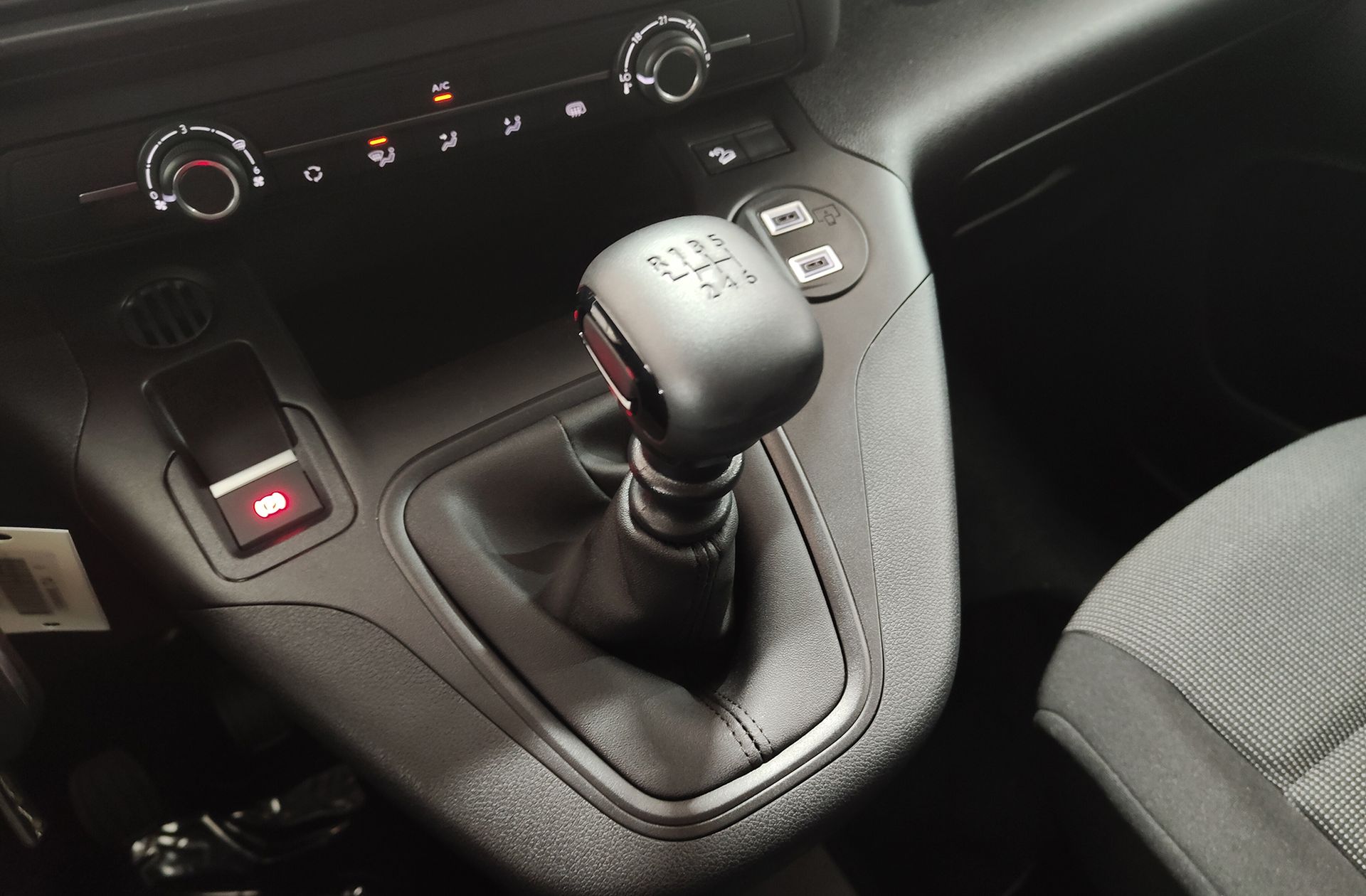 Fiat Doblò Furgón BlueHDi 100 M - foto 5