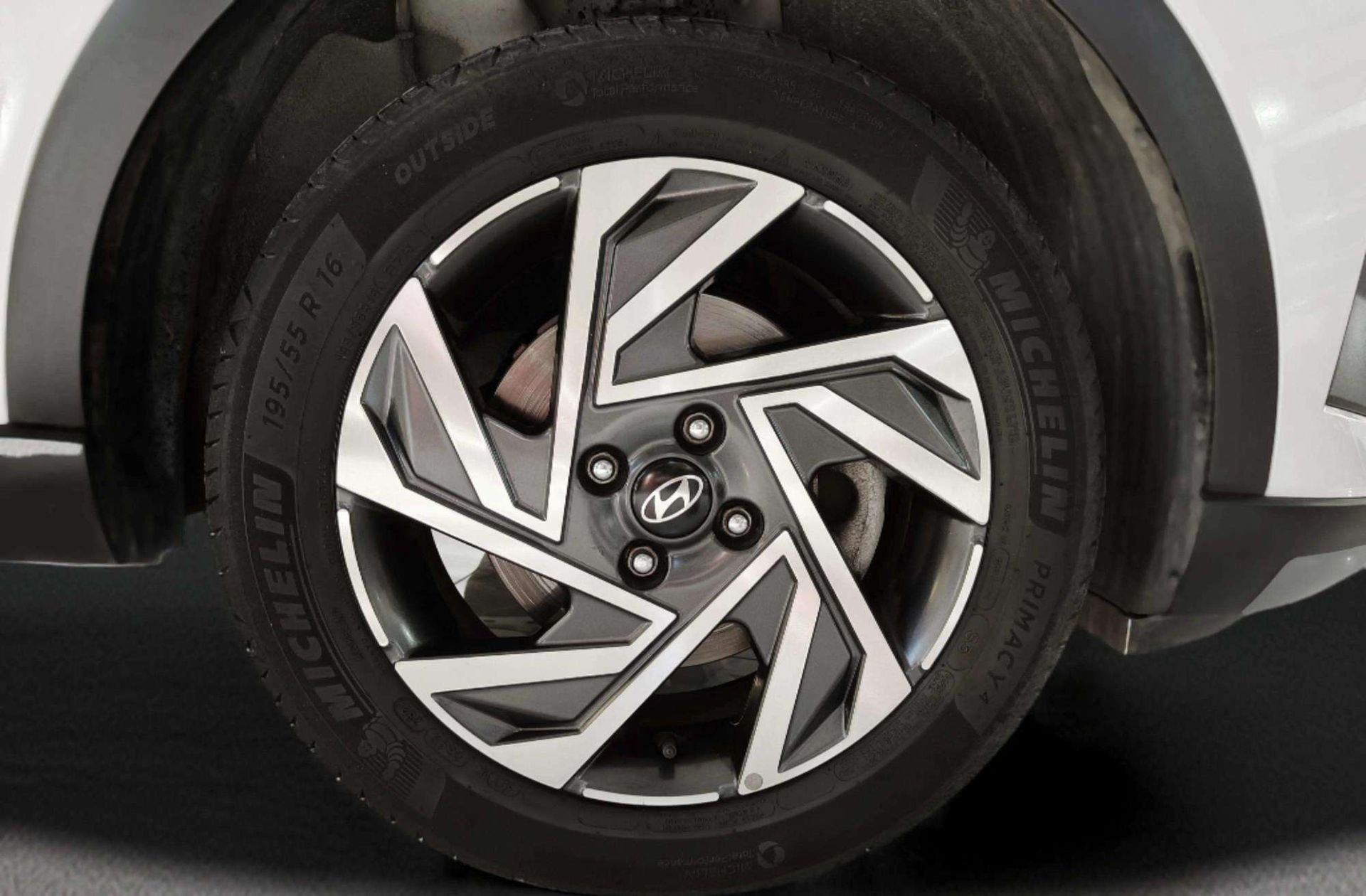 Hyundai Bayon 1.2 MPI Maxx - foto 30