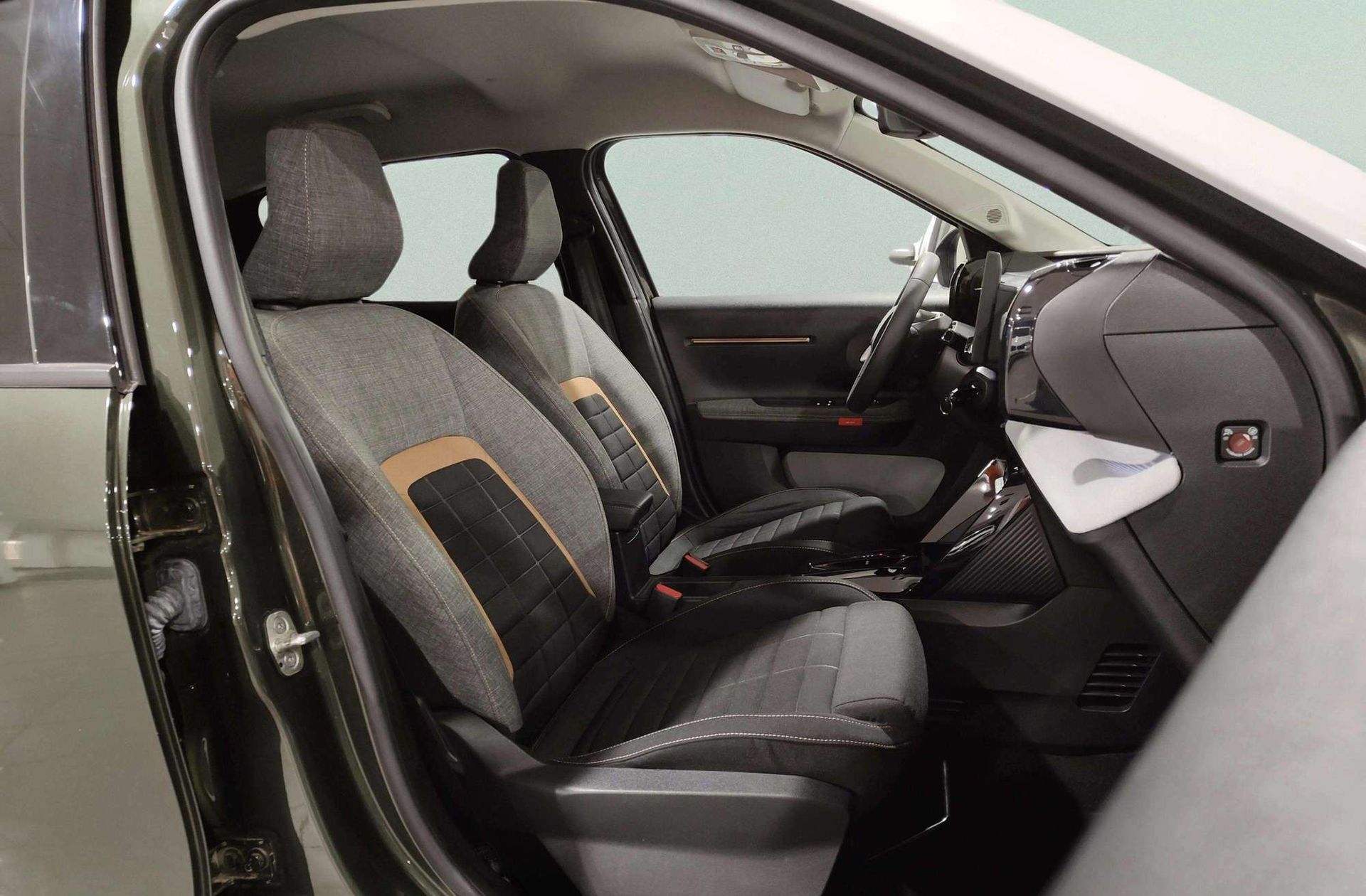 Citroën C3 Aircross Hybrid 145 Plus e-DCS6 - foto 19