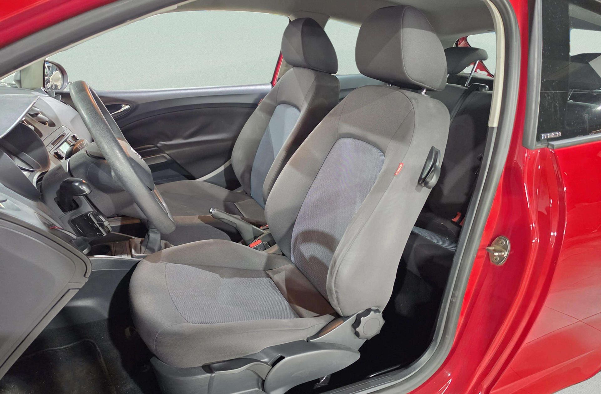 SEAT Ibiza SC 1.2 12v Reference - foto 8