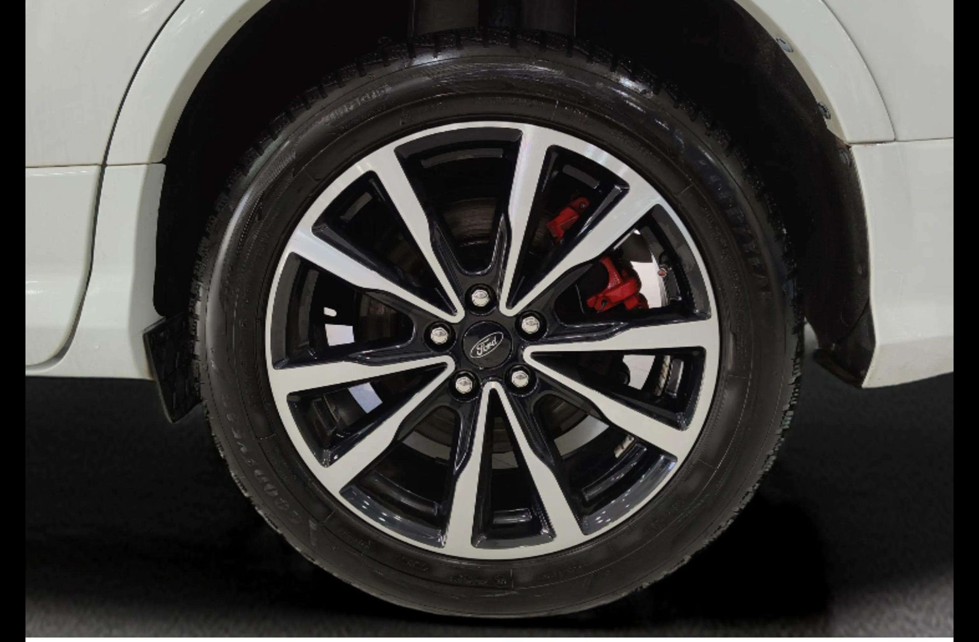 Ford Kuga 1.5 EcoBoost ST-Line 4x4 - foto 33
