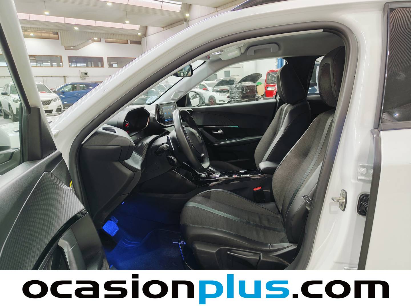 Foto asientos delanteros Peugeot 2008 Peugeot 2008 PureTech 130 S&S Allure EAT8 (130 CV)