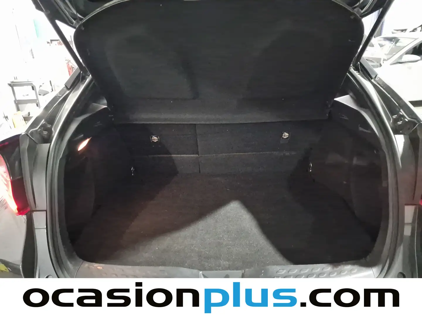 Foto Toyota C-HR Toyota C-HR 1.8 125H Advance (122 CV)