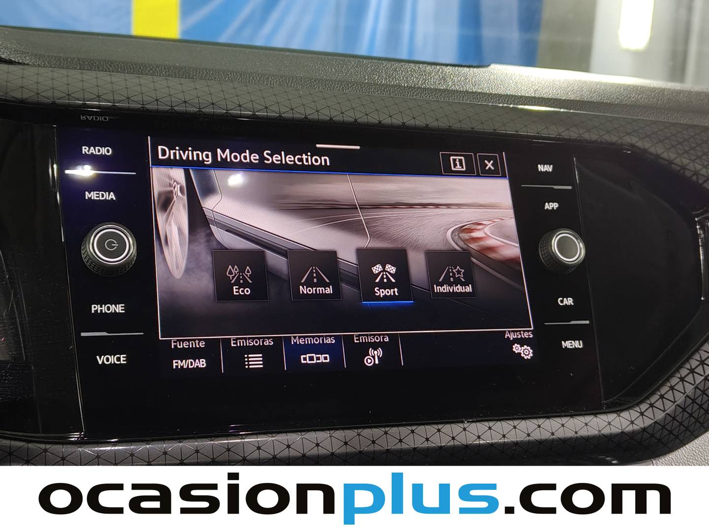 Foto Volkswagen T-Cross Volkswagen T-Cross Sport 1.0 TSI (110 CV) DSG