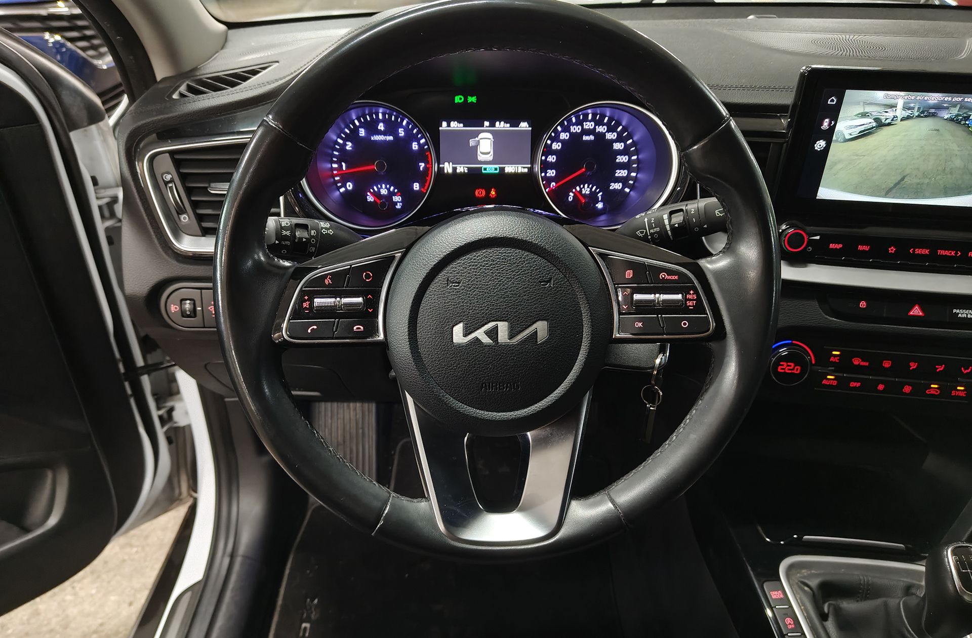 Kia XCeed 1.5 MHEV iMT Tech - foto 22