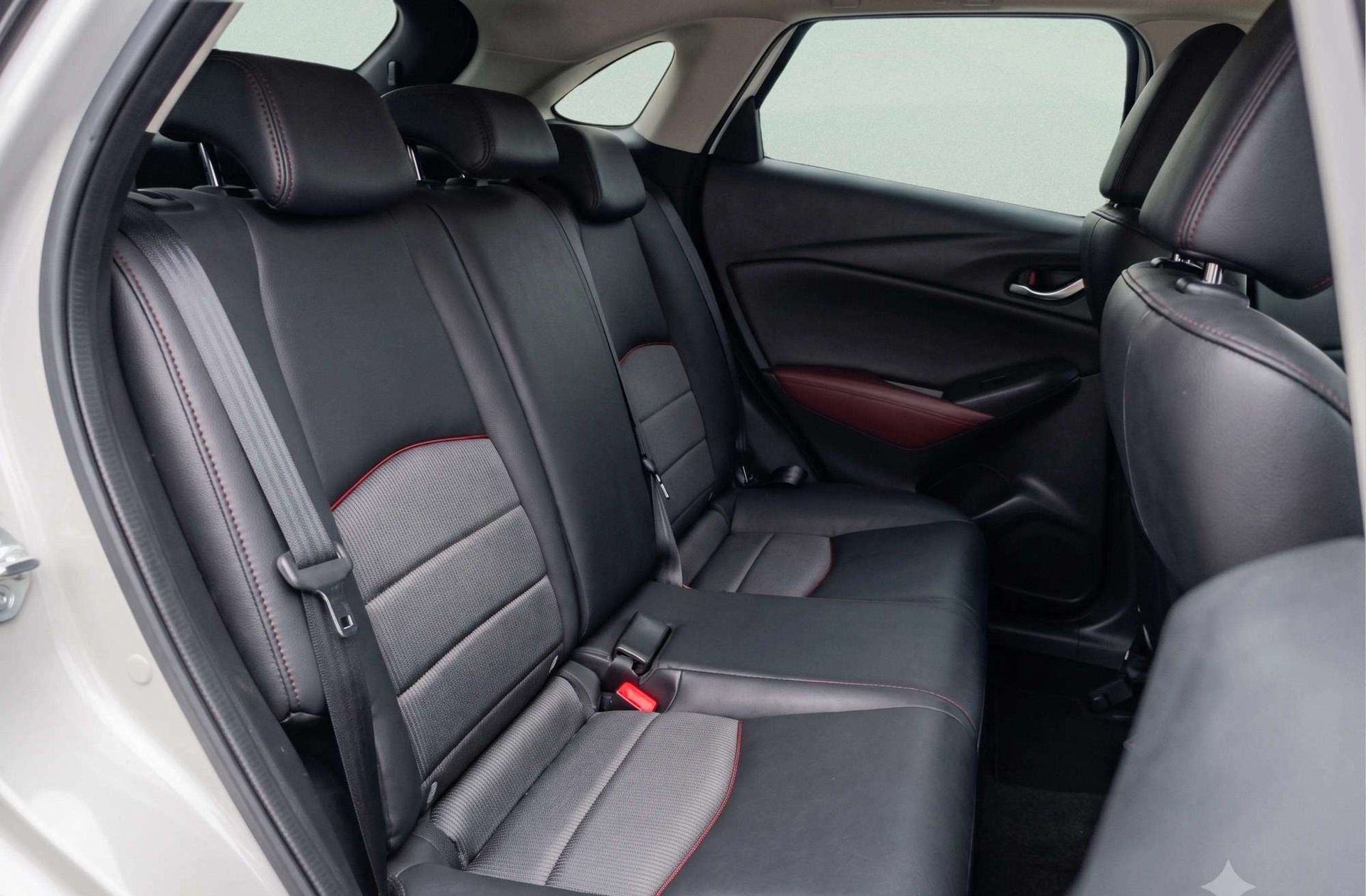 Mazda CX-3 1.5 DE Skyactiv Luxury 2WD - foto 17