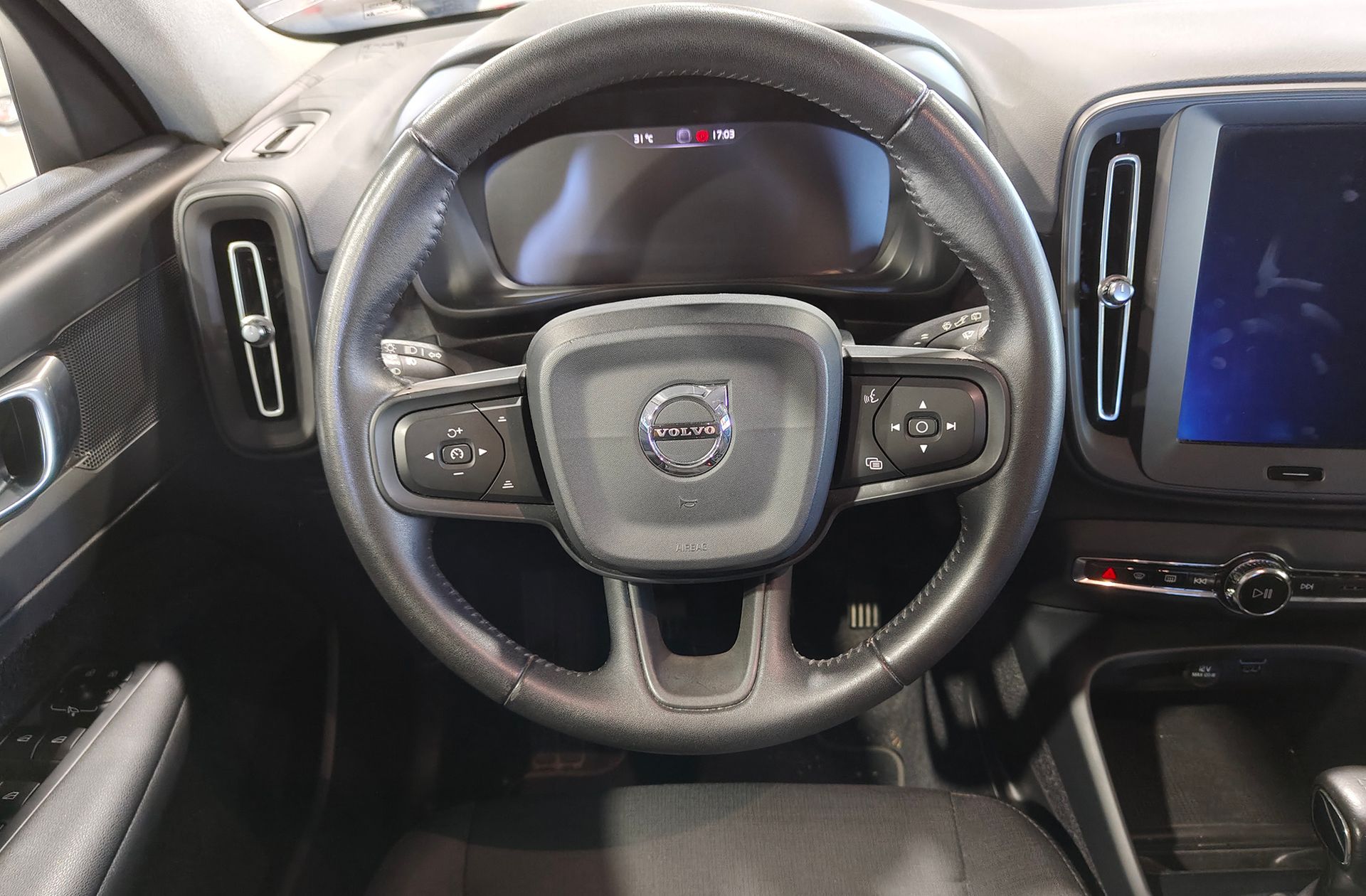 Volvo XC40 T3 - foto 18