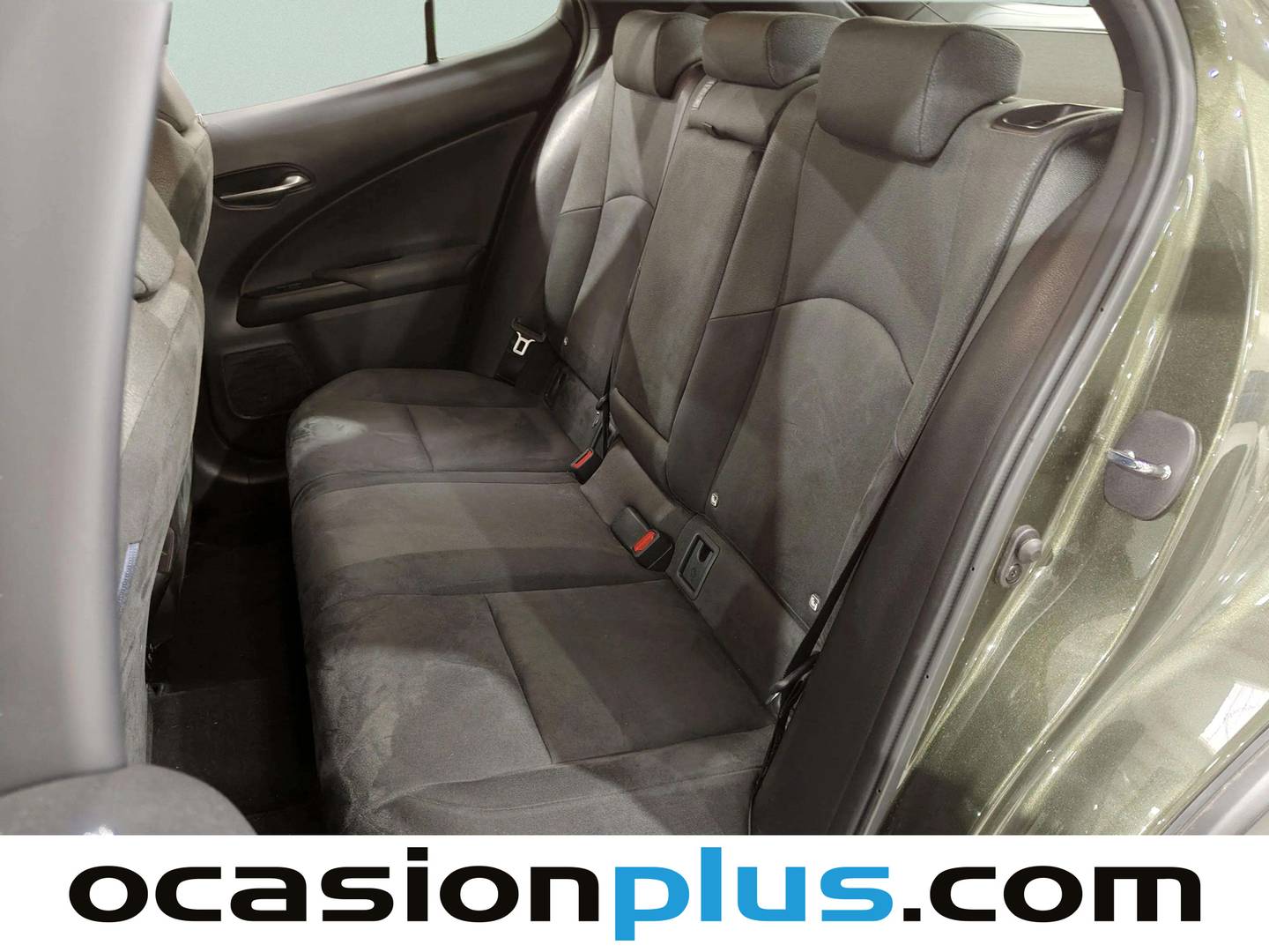 Foto asientos traseros Lexus UX Lexus UX 250h Business Navigation 2WD (184 CV)