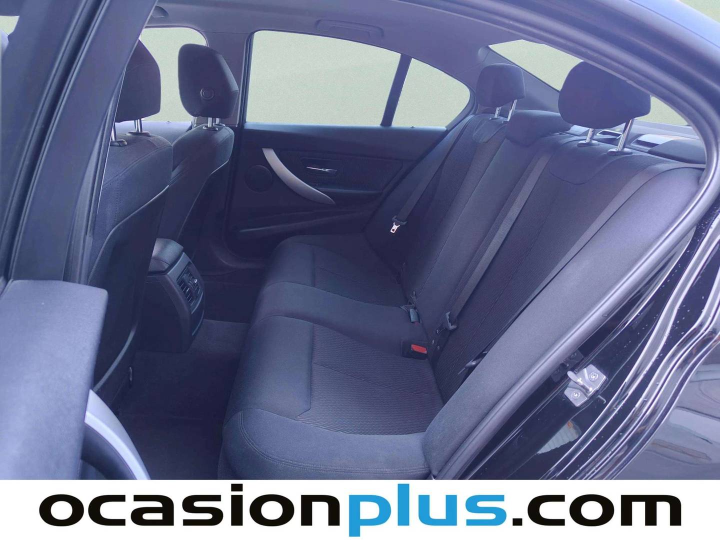 Foto asientos traseros BMW Serie 3 BMW Serie 3 318d (143 CV)