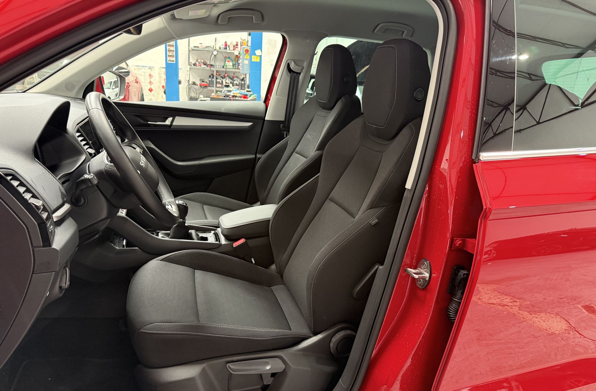 Škoda Karoq 1.0 TSI Selection - foto 10