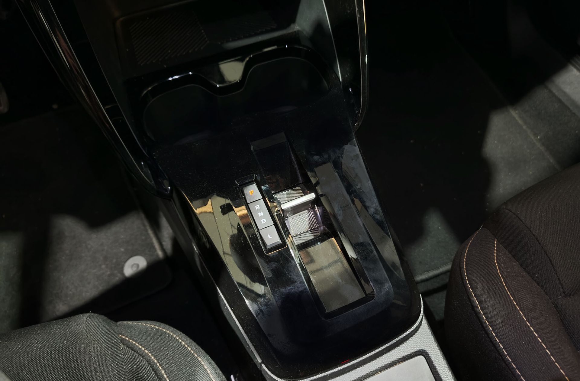 Citroën C3 Aircross Hybrid 145 Plus e-DCS6 - foto 4