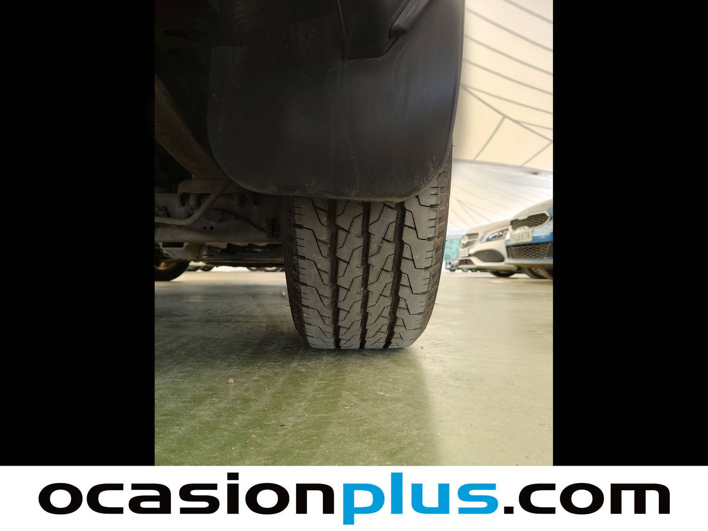 Foto Ford Tourneo Custom Ford Tourneo Custom 2.0 TDCI L1 Titanium Auto (130 CV) 8 Plazas