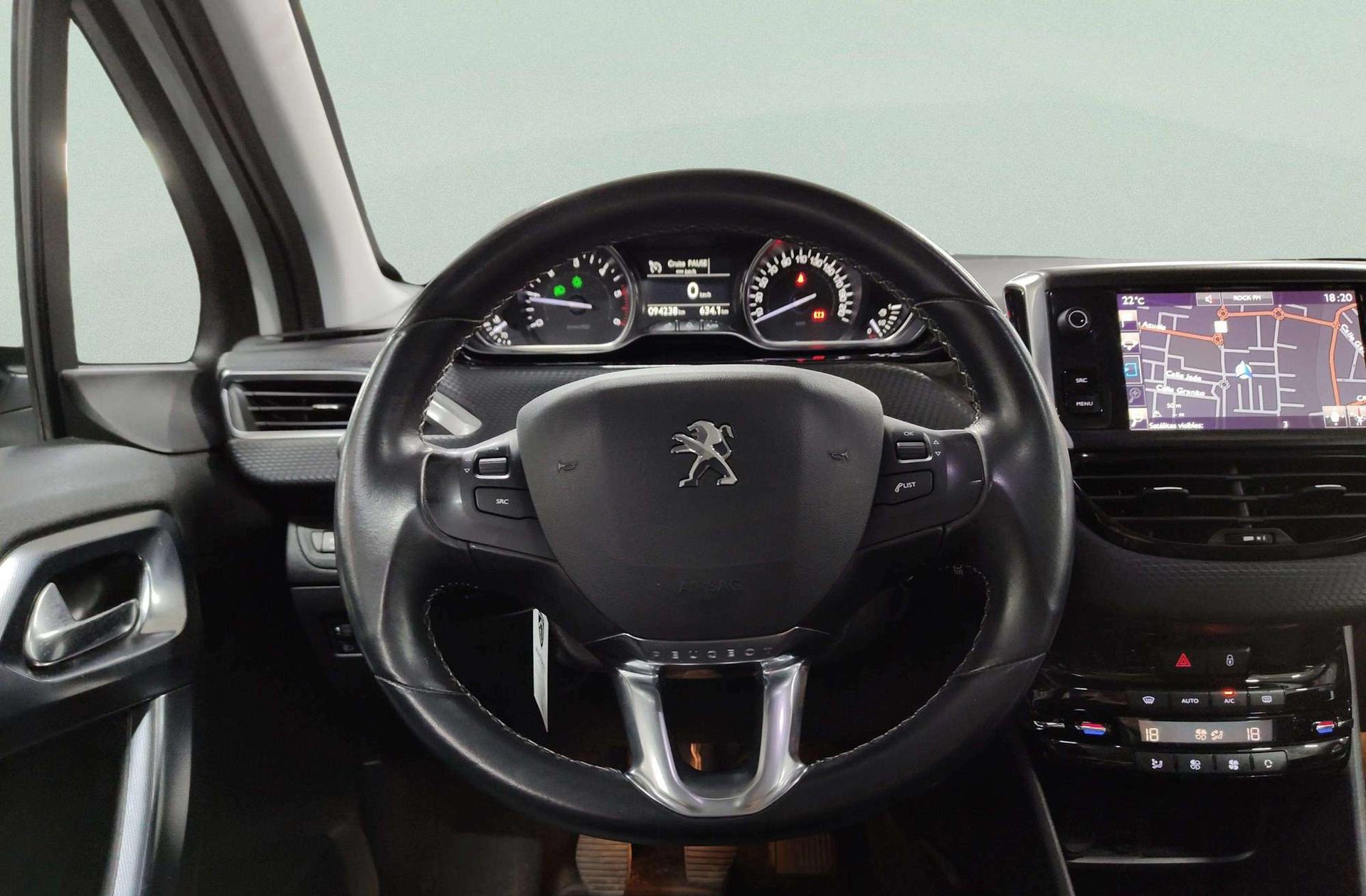 Peugeot 2008 BlueHDi 120 Allure - foto 28