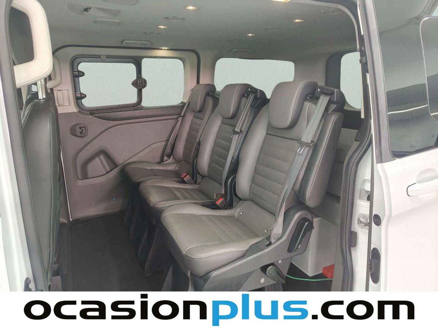 Foto asientos traseros Ford Tourneo Custom Ford Tourneo Custom 2.0 Ecoblue L1 Sport Auto (185 CV) Semi Camperizada 9 Plazas