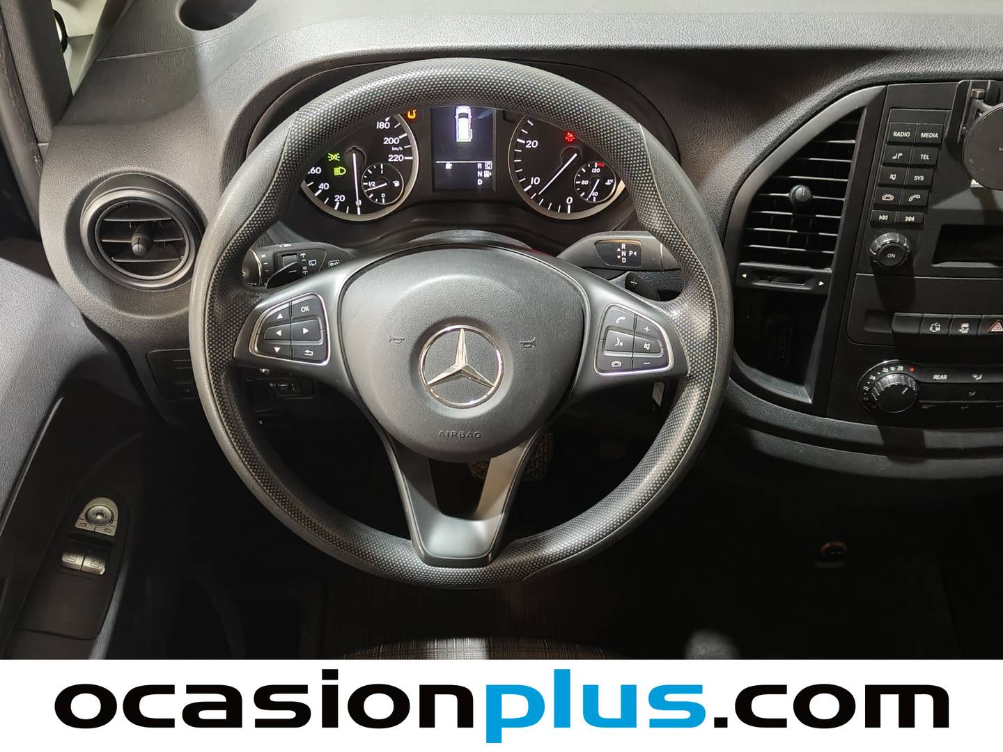 Mercedes Vito Mercedes Vito 114 CDI Tourer Pro Larga (136 CV) Semi-camperizada 5 plazas diésel