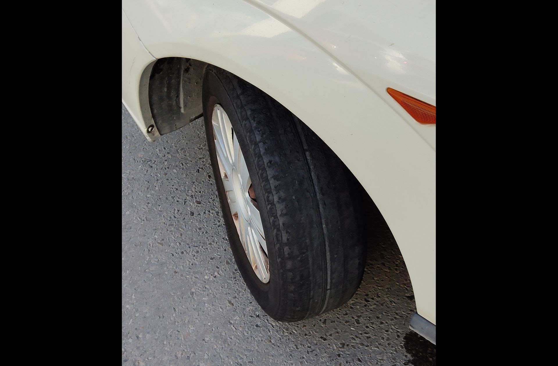 Ford Focus 1.6 Trend - foto 24
