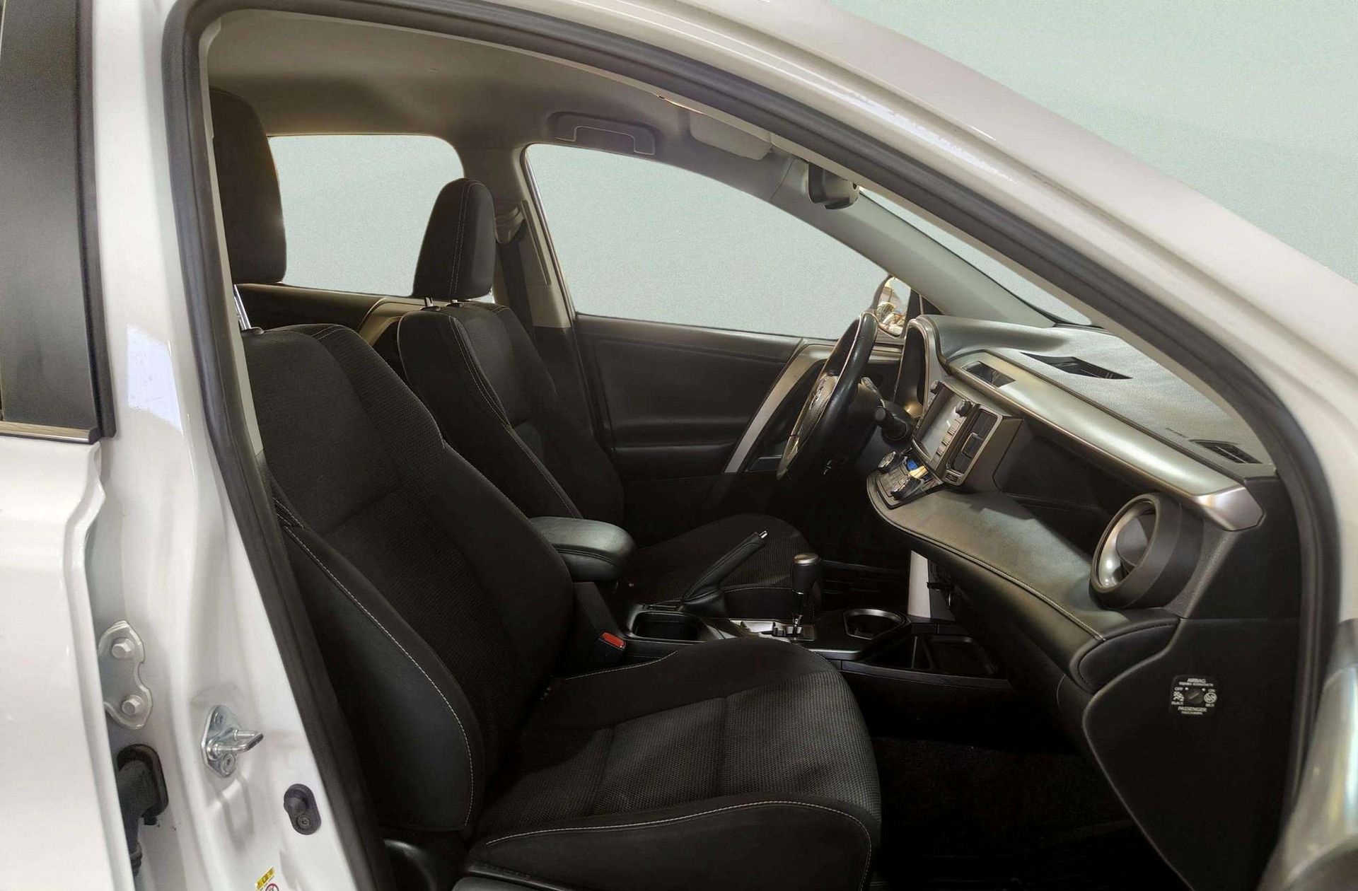 Toyota RAV4 2.5l hybrid Advance 2WD - foto 19