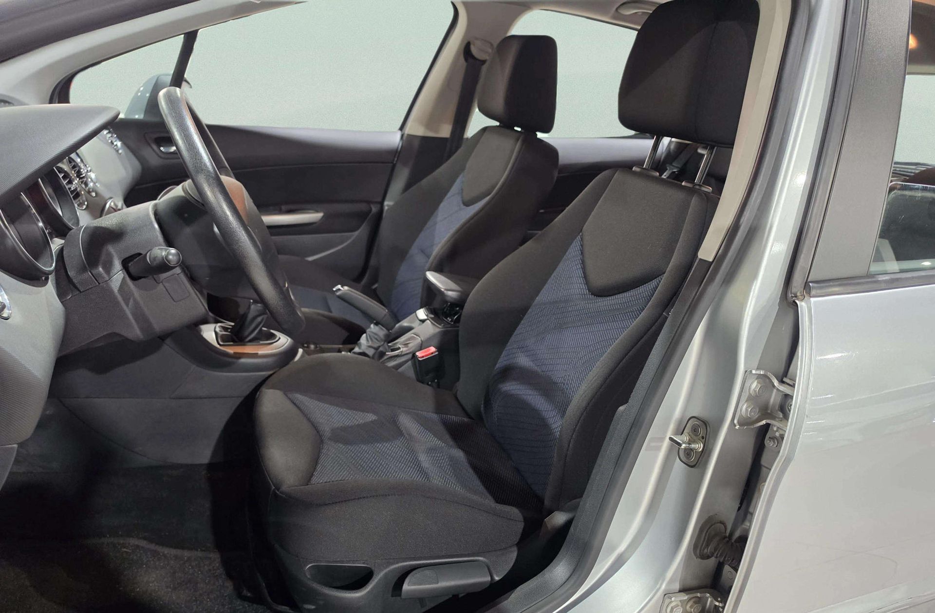 Peugeot 308 1.6 HDi Envy - foto 8