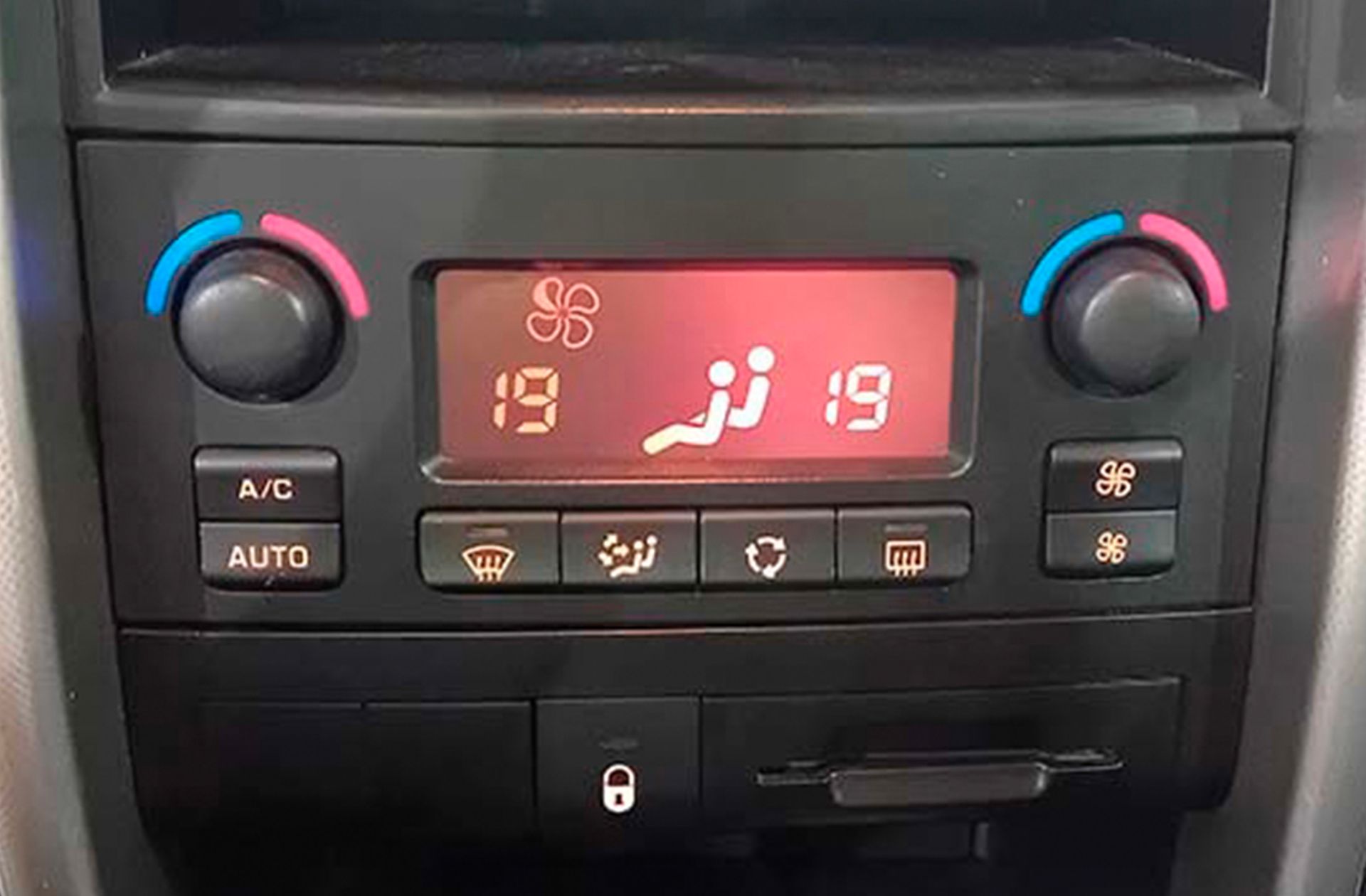 Peugeot 207 1.6 VTi 16v Sport - foto 21