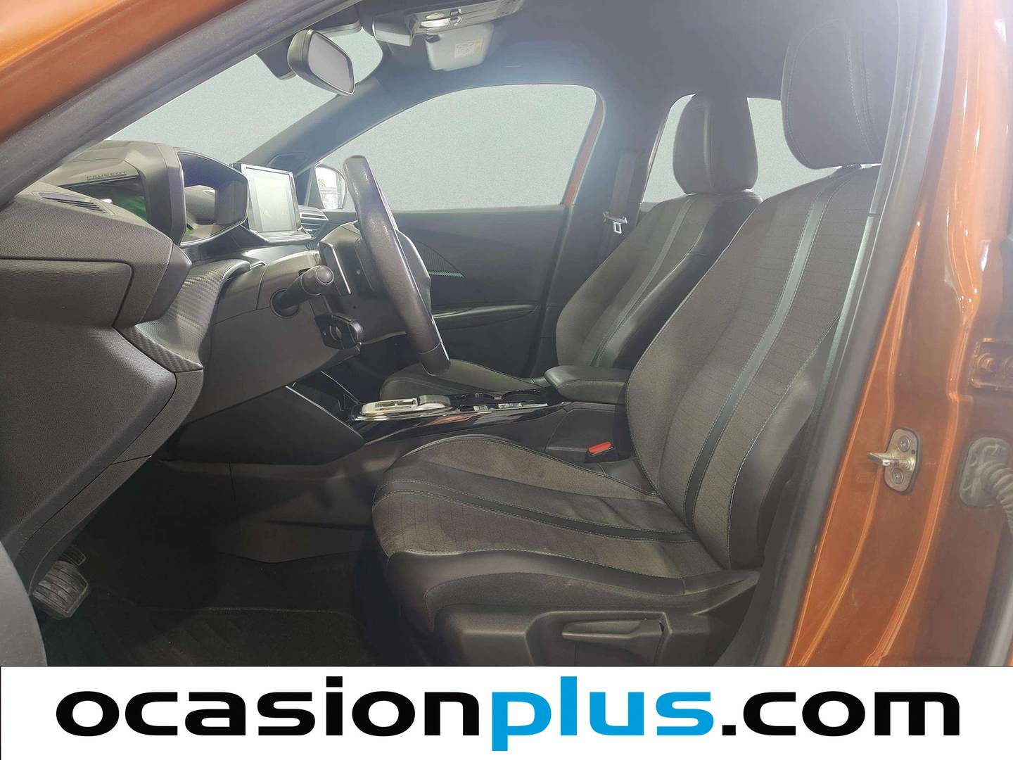 Foto asientos delanteros Peugeot 2008 Peugeot 2008 PureTech 130 S&S Allure Pack EAT8 (130 CV)