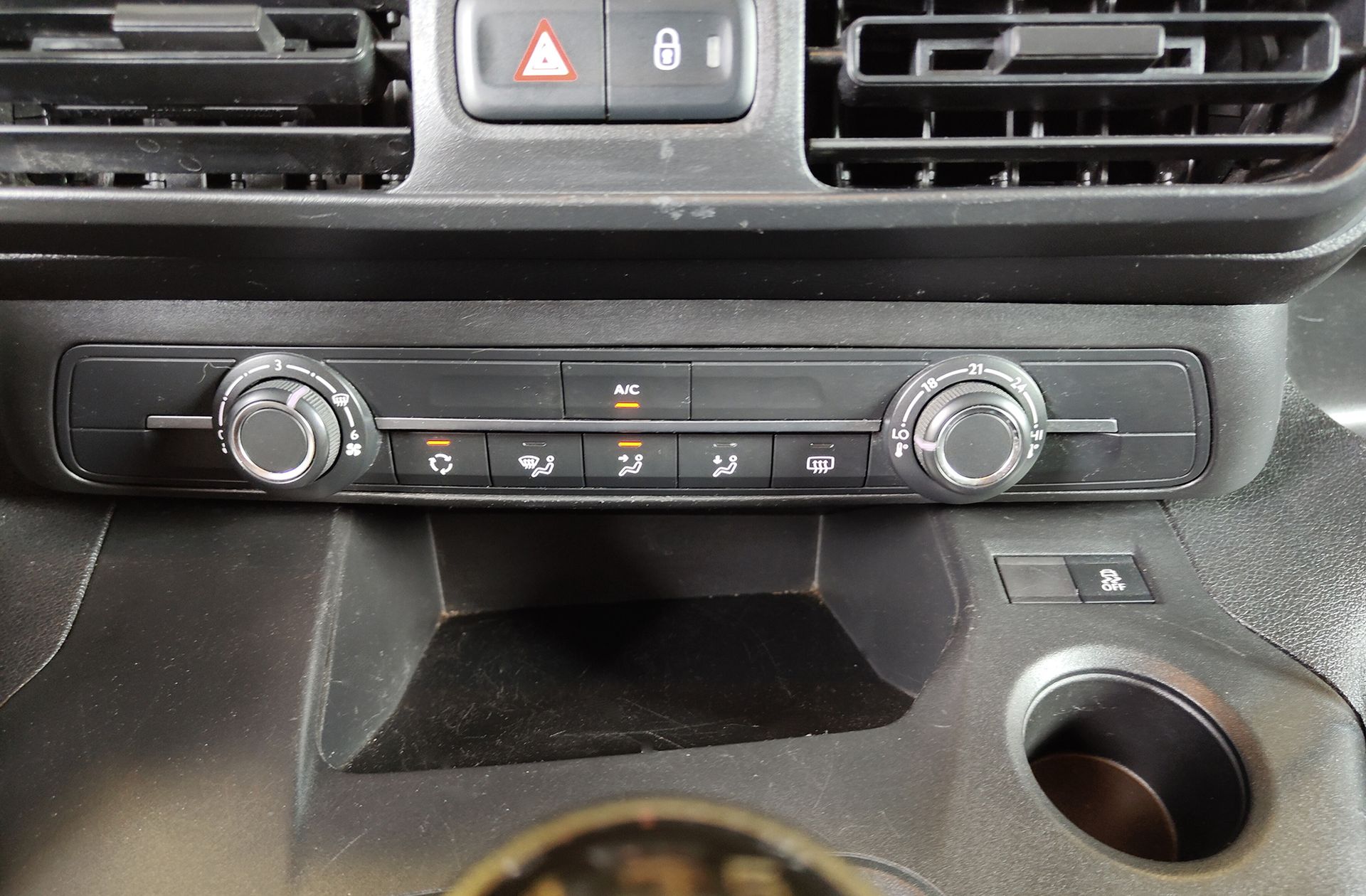 Peugeot Rifter BlueHDi 100 Access Standard - foto 25