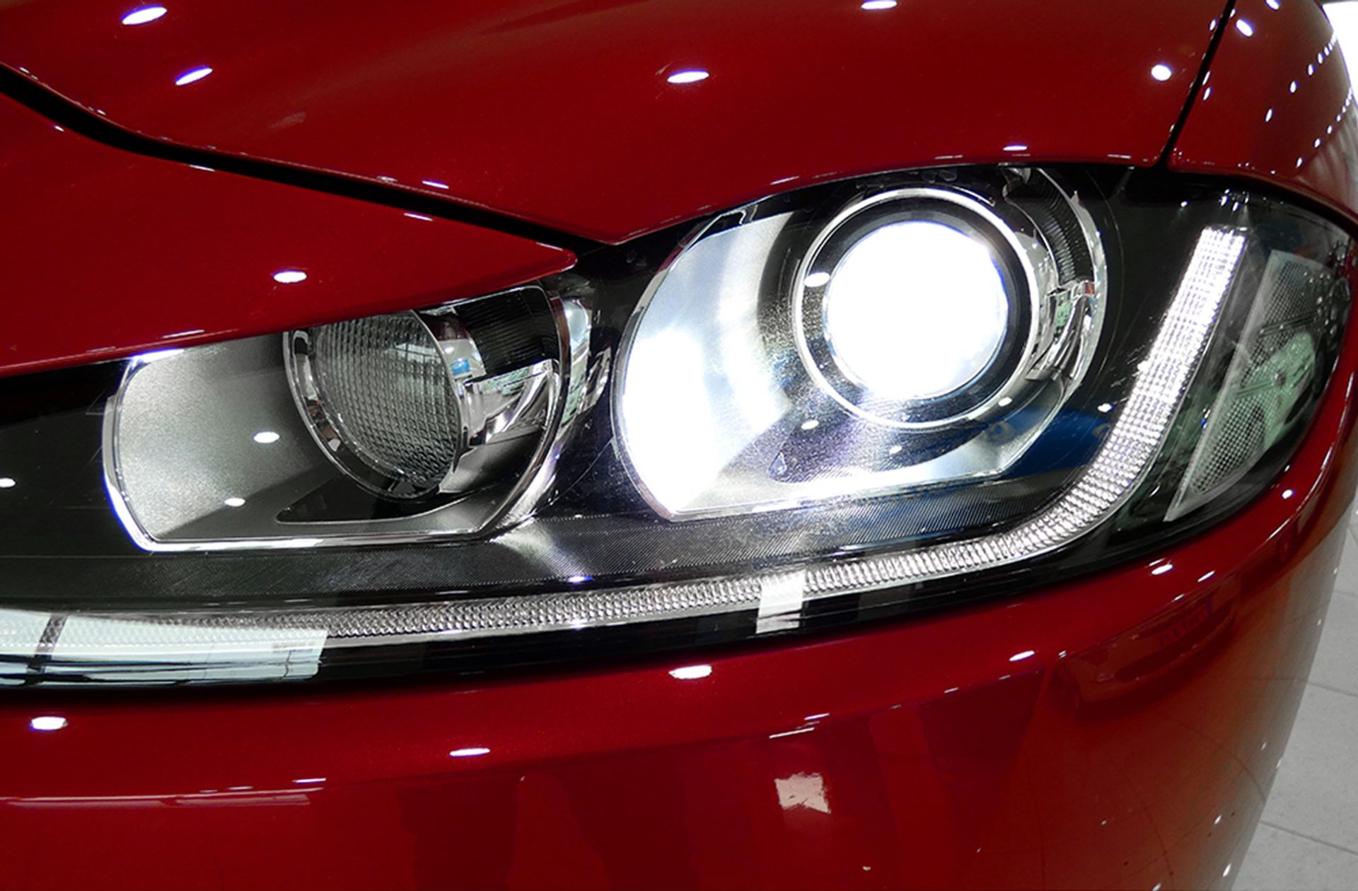 Jaguar F-Pace 2.0L i4D Prestige AWD - foto 17