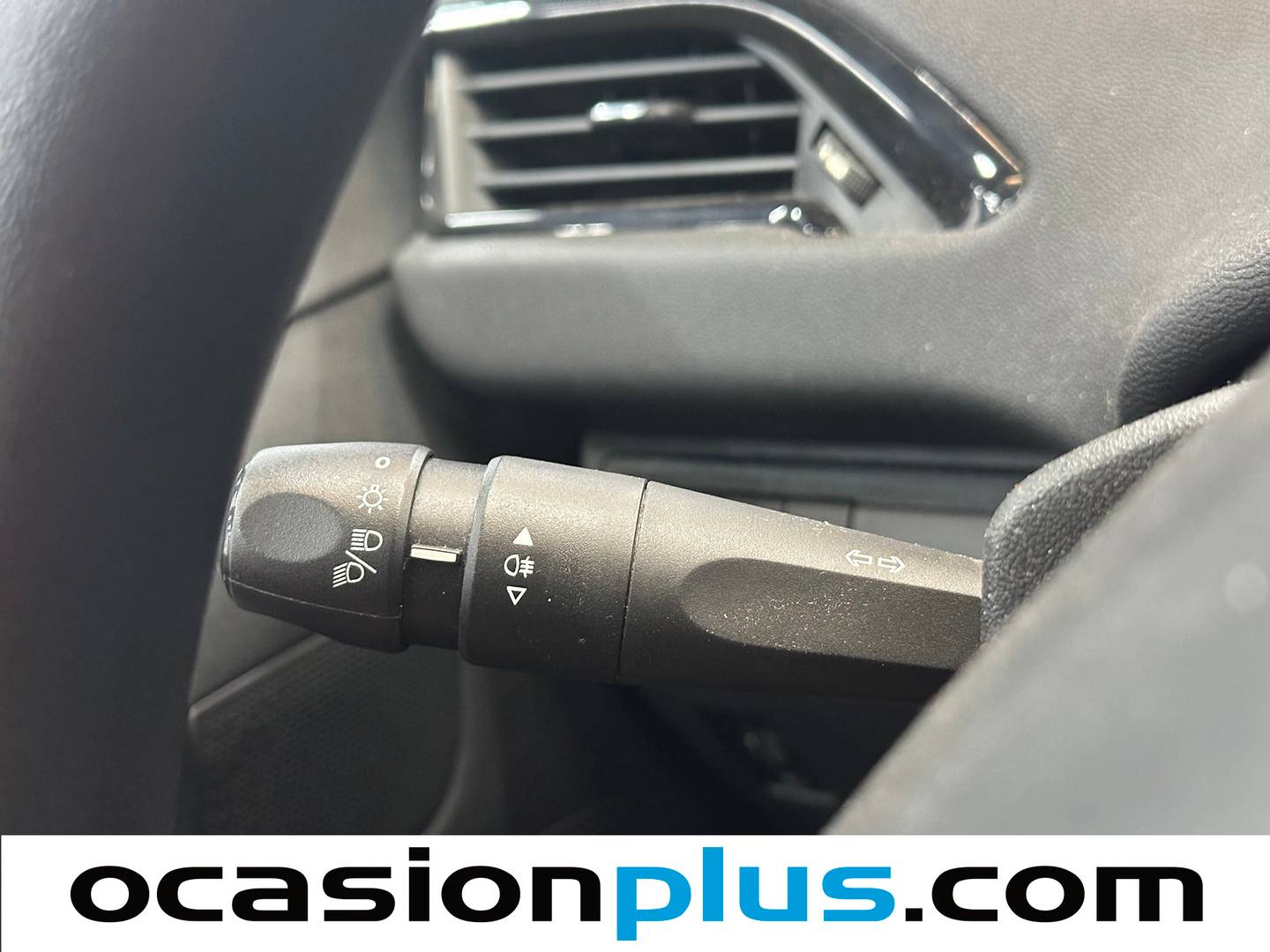 Extras y acabados del Peugeot 208 Peugeot 208 1.2 VTi Active (82 CV)