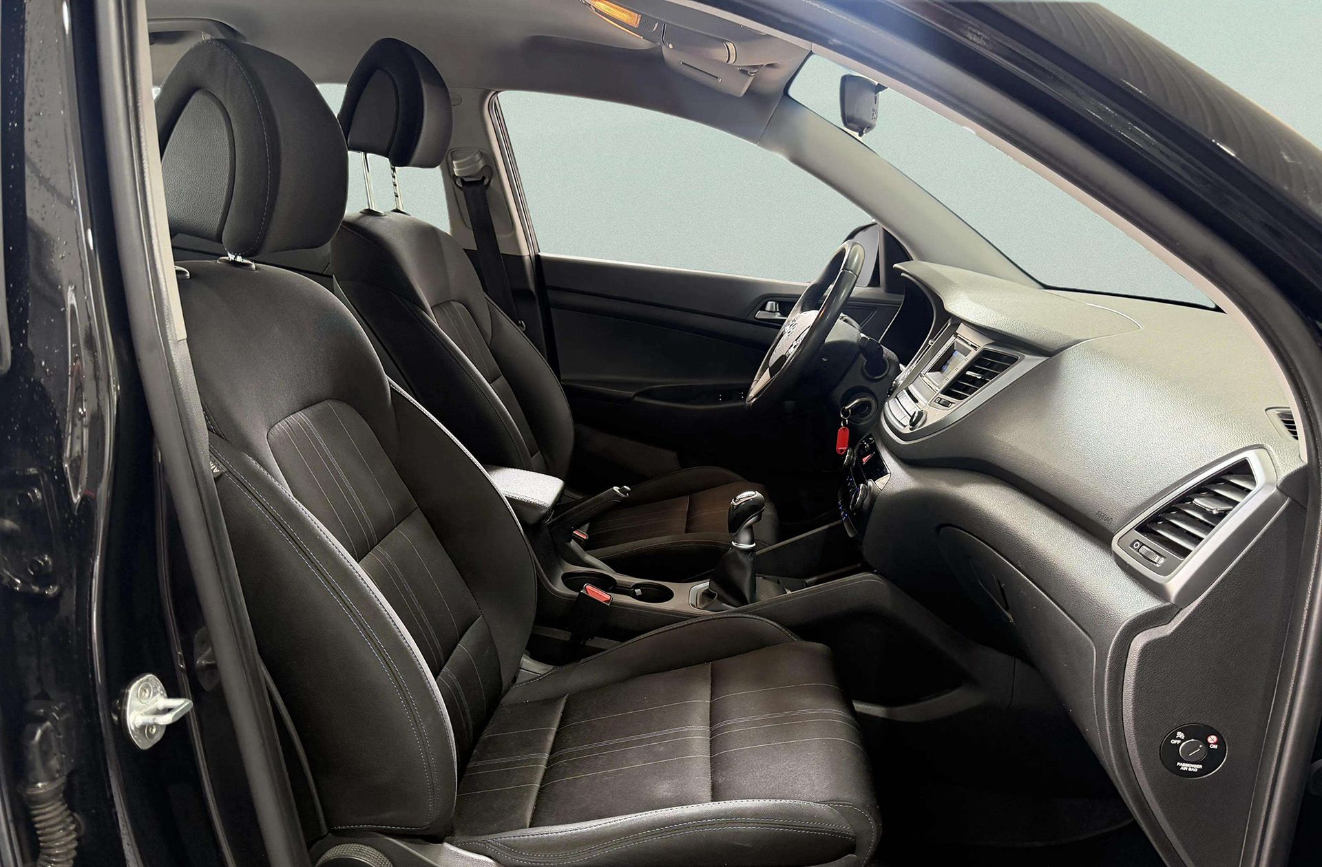 Hyundai Tucson 1.7 CRDi BlueDrive Essence 4x2 - foto 14