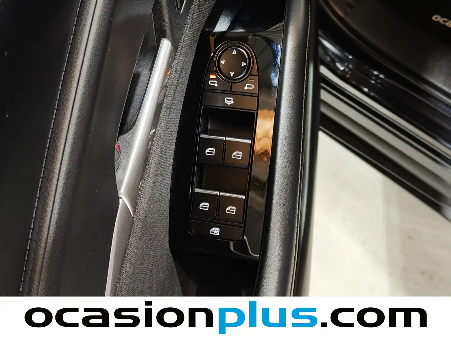 Foto Mazda CX-30 Mazda CX-30 2.5 e-Skyactive G MHEV Prime-Line AT (140 CV)