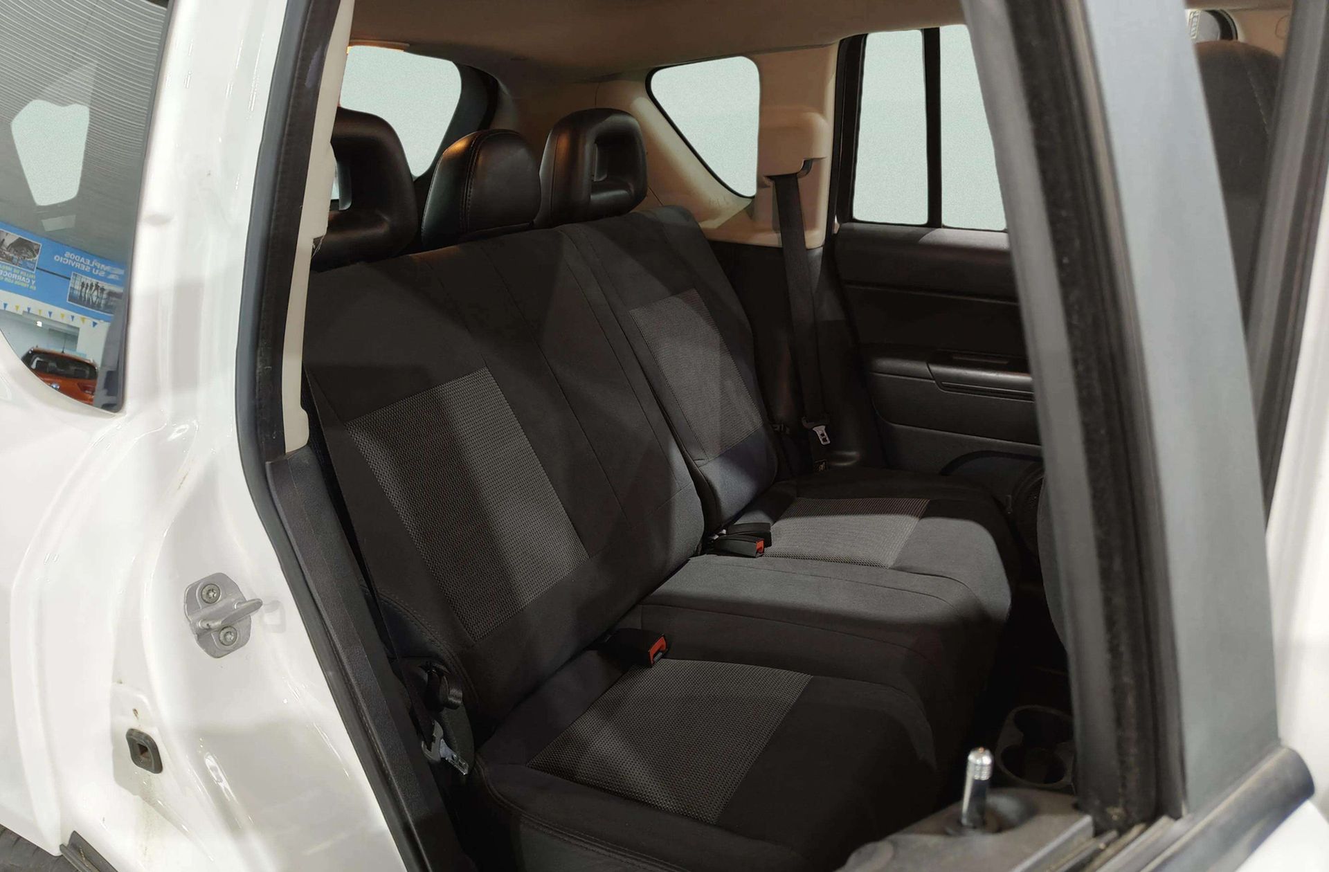 Jeep Compass 2.2 CRD Sport 4x4 - foto 15