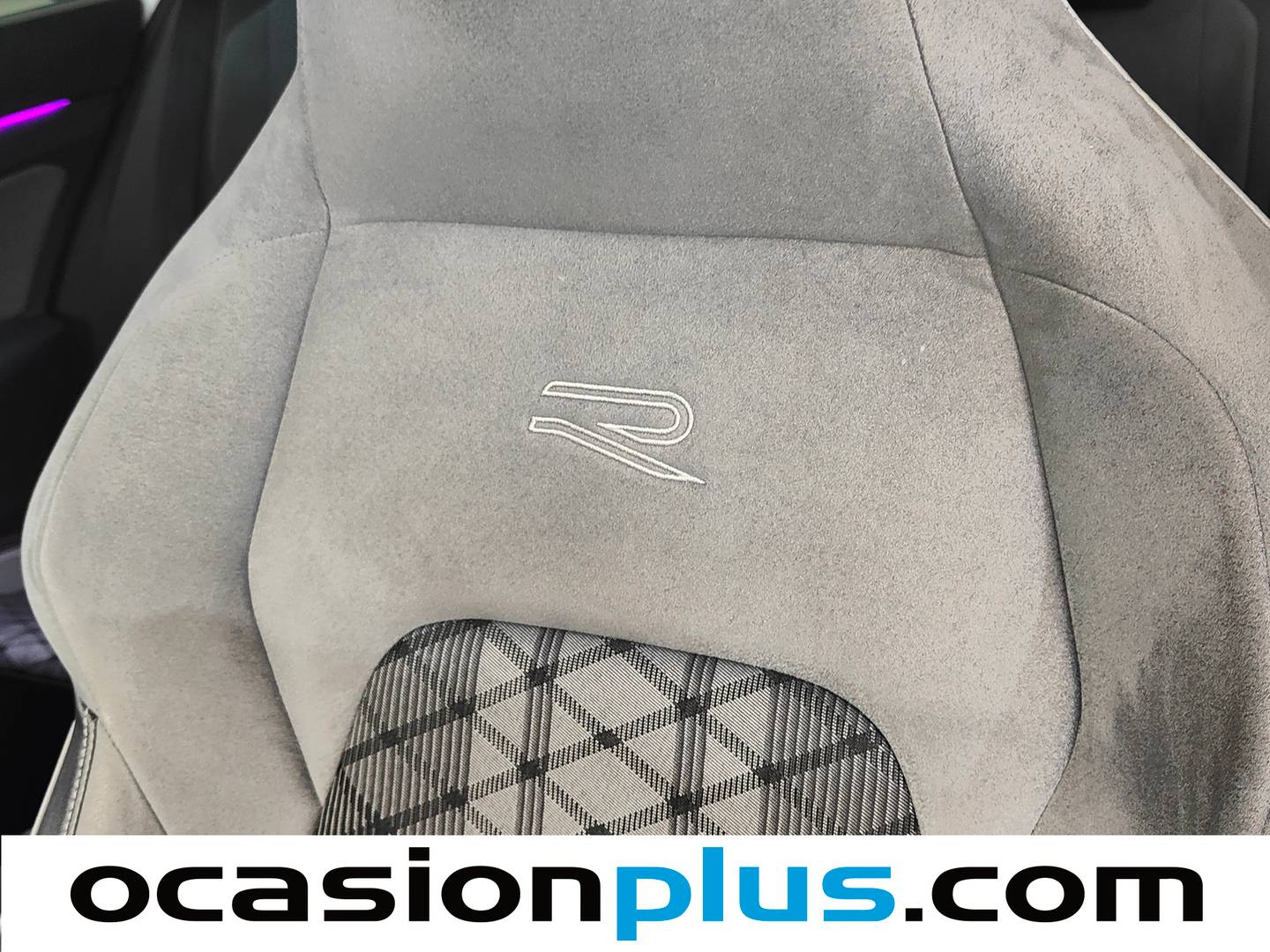 Equipamiento del Volkswagen Golf Volkswagen Golf R-Line 2.0 TDI  (150 CV) DSG