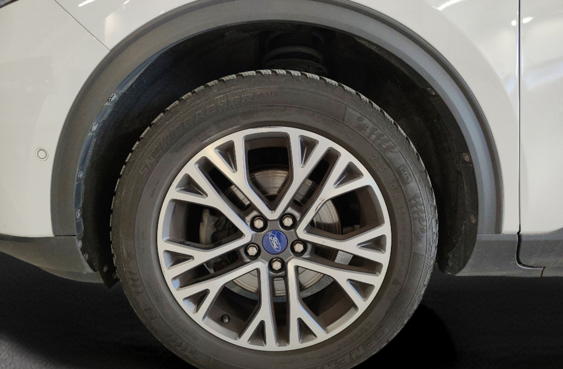 Ford Kuga 2.0 EcoBlue Titanium 4x4 - foto 34