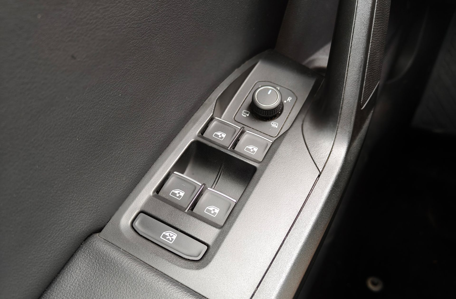 SEAT León 1.5 TSI FR 25 Aniversario - foto 46