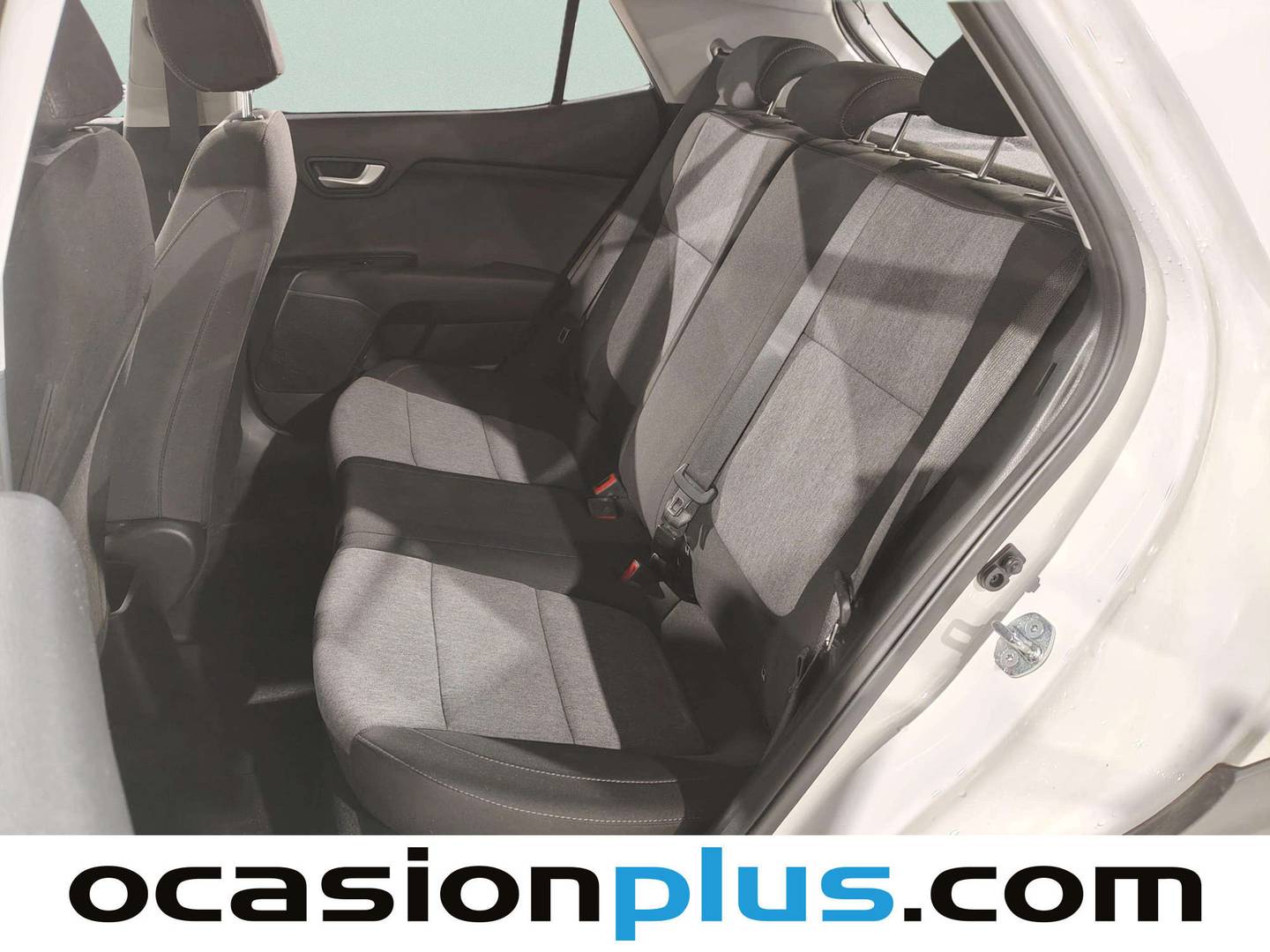 Foto asientos traseros KIA Stonic KIA Stonic 1.0 T-GDi MHEV MT Concept (100 CV)