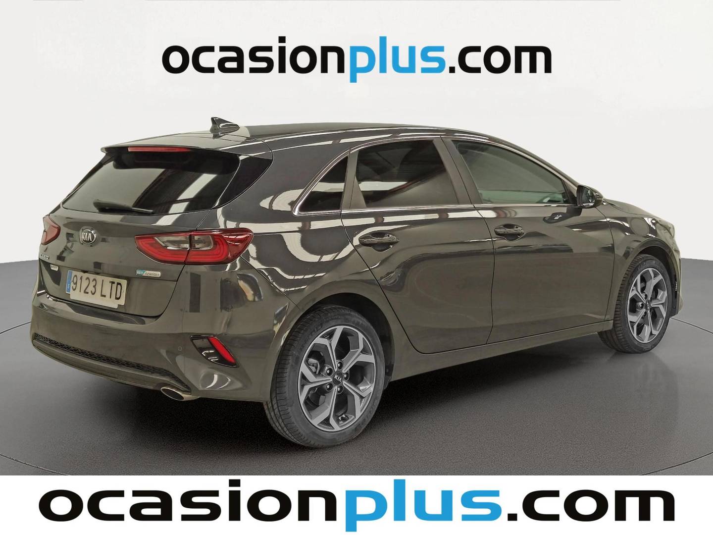 Foto trasera KIA Ceed KIA Ceed 1.6 MHEV Tech DCT (136 CV) derecha