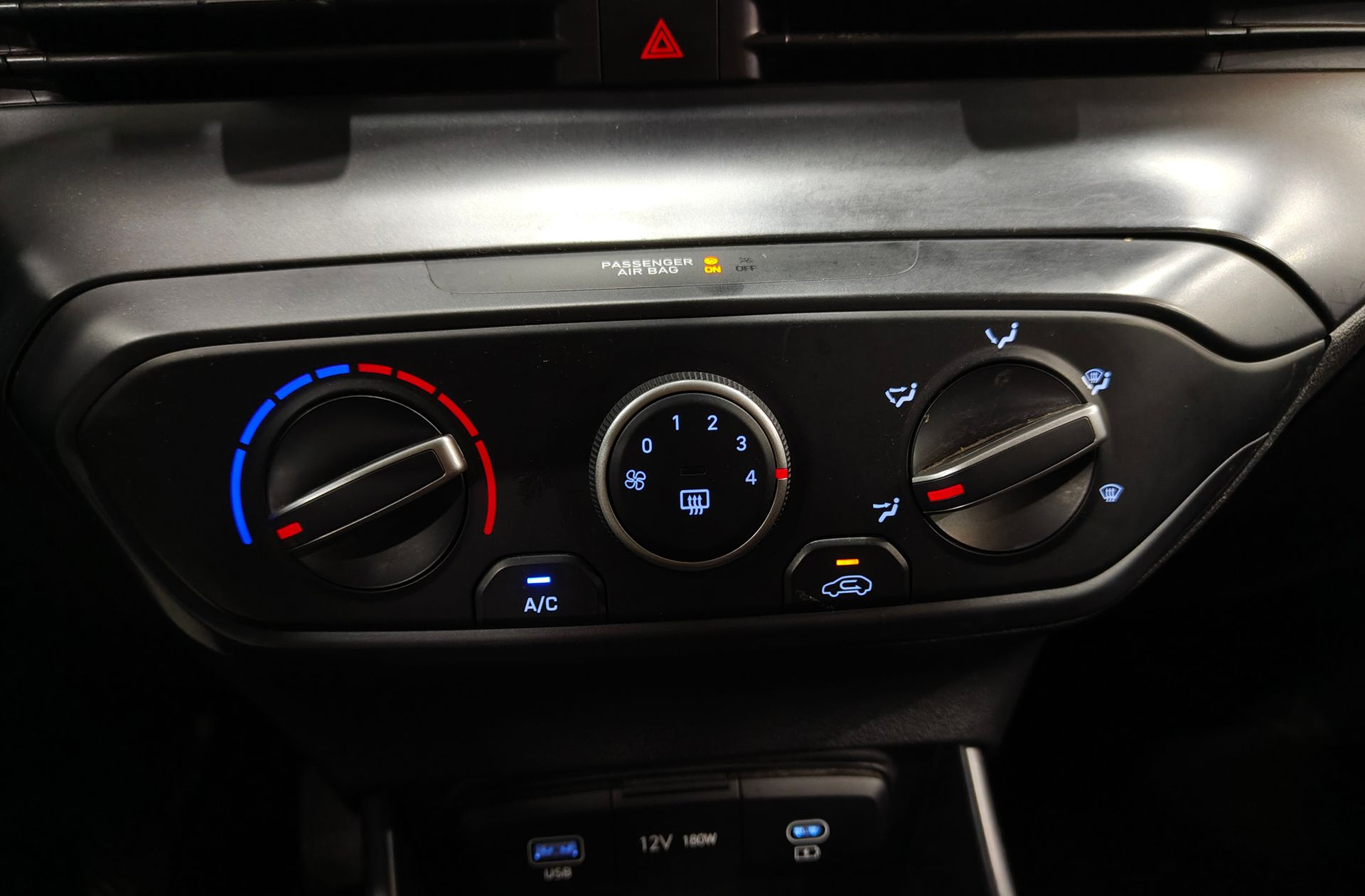 Hyundai i20 1.2 MPI Essence - foto 30