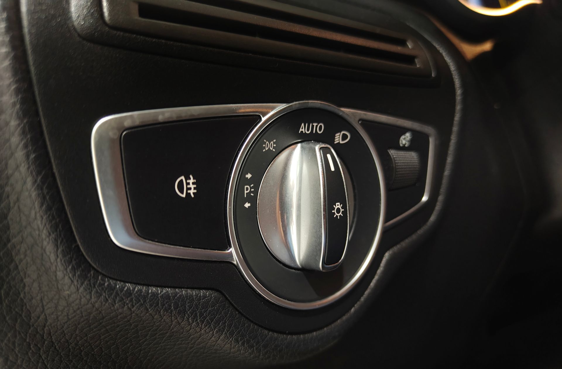 Mercedes-Benz GLC 300 4Matic Pack AMG - foto 48