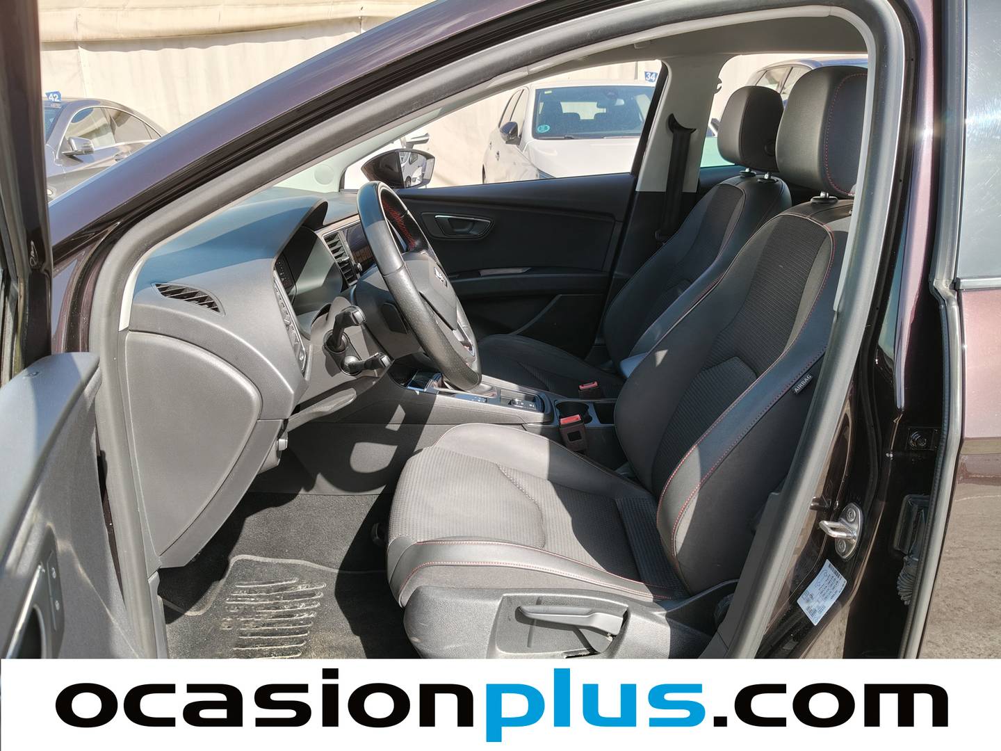 Foto asientos delanteros Seat León Seat León ST 1.5 EcoTSI S&S FR DSG (150 CV)