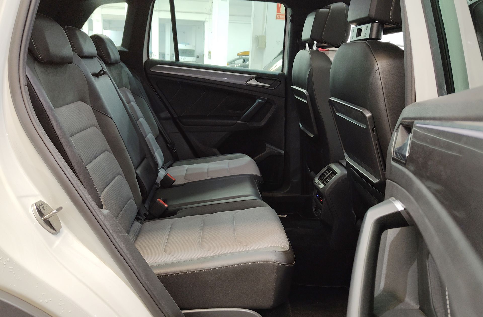 Volkswagen Tiguan Sport 1.4 ACT TSI DSG Paquete R-Line - foto 21