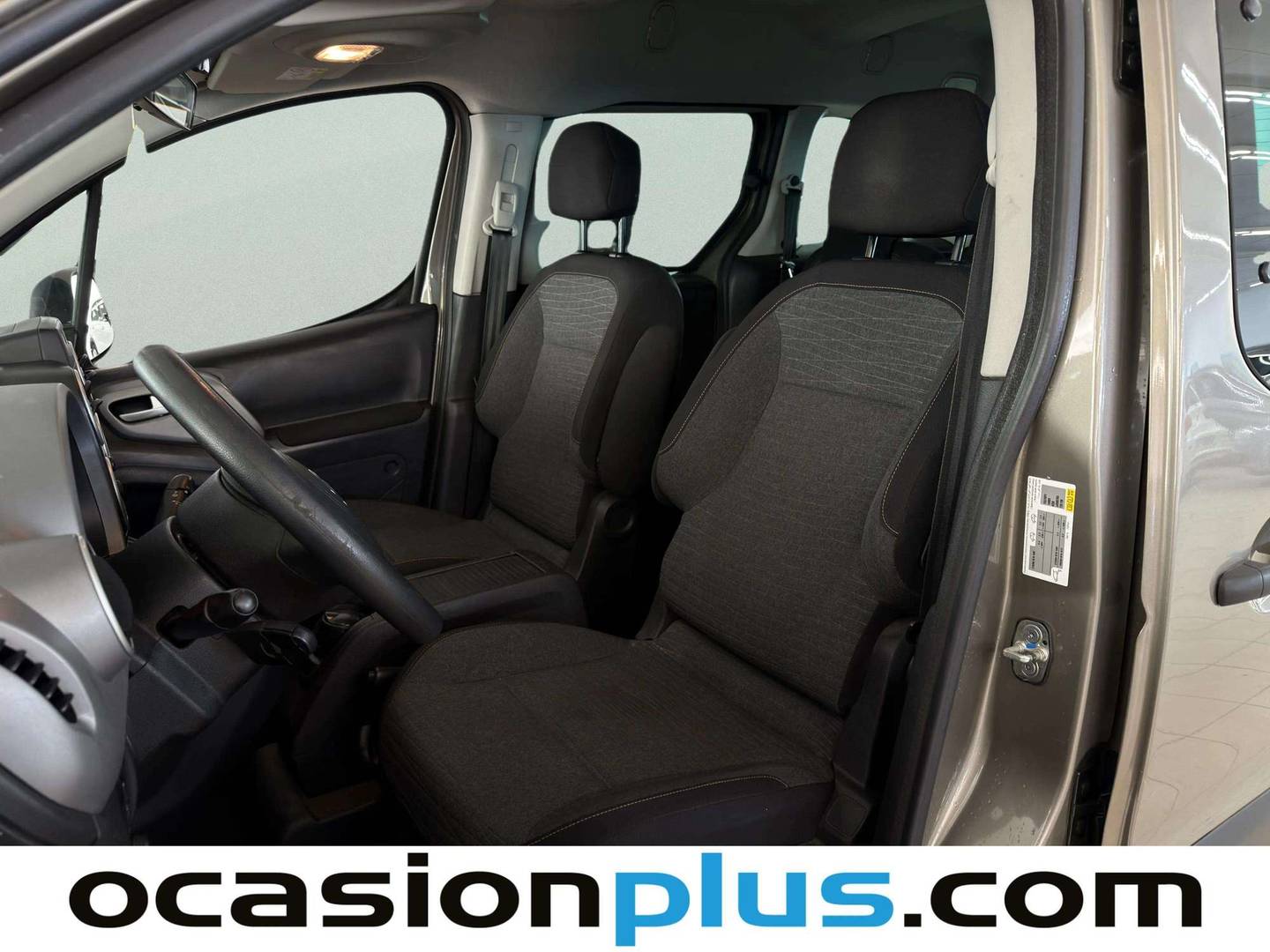 Foto asientos delanteros Citroën Berlingo Citroën Berlingo BlueHDi 100 Multispace 20 Aniversario (100 CV)