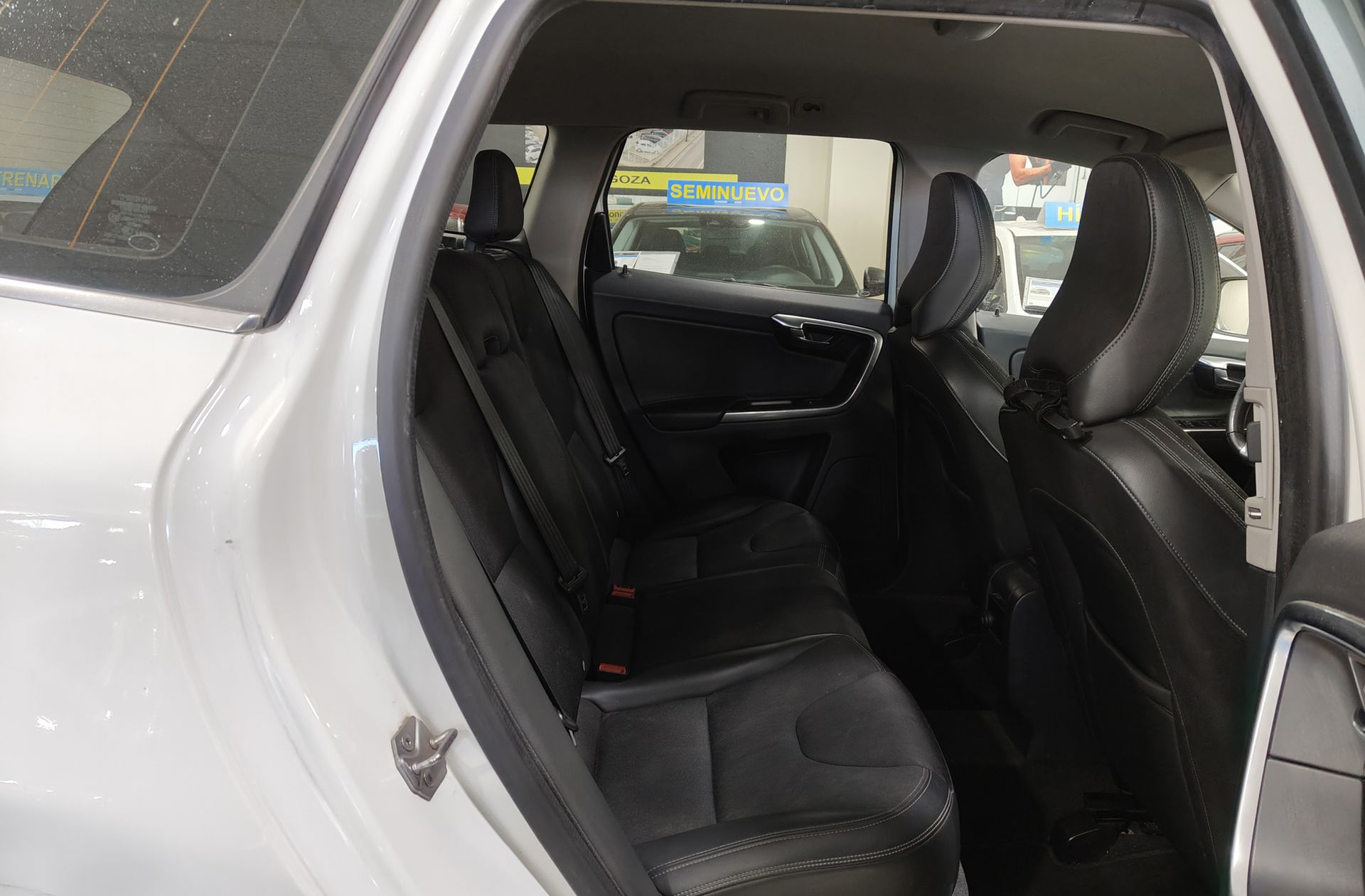 Volvo XC60 D3 Momentum - foto 17
